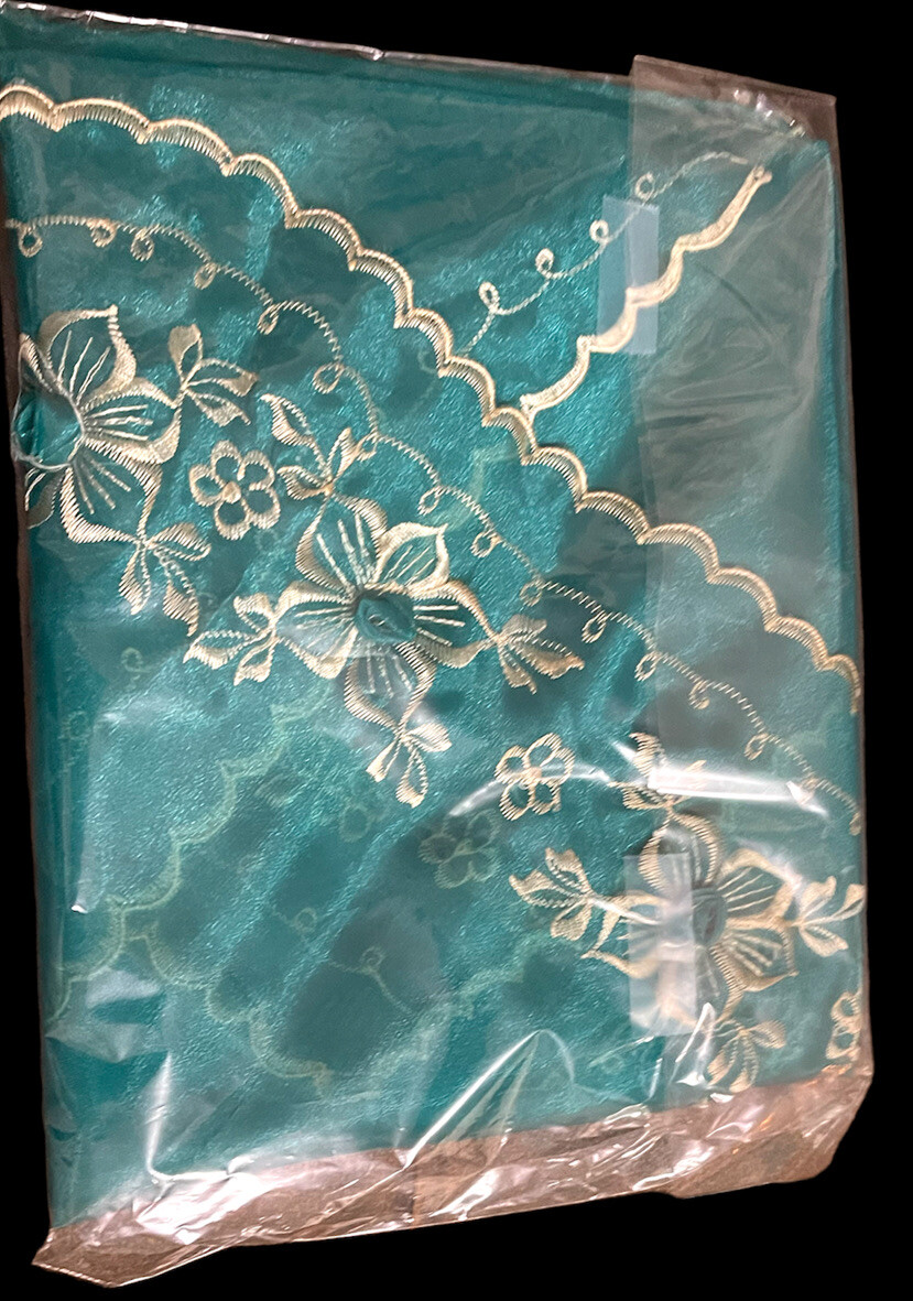 Filipiniana alampay embroidered With Brooch Included.. Pls message for colors.