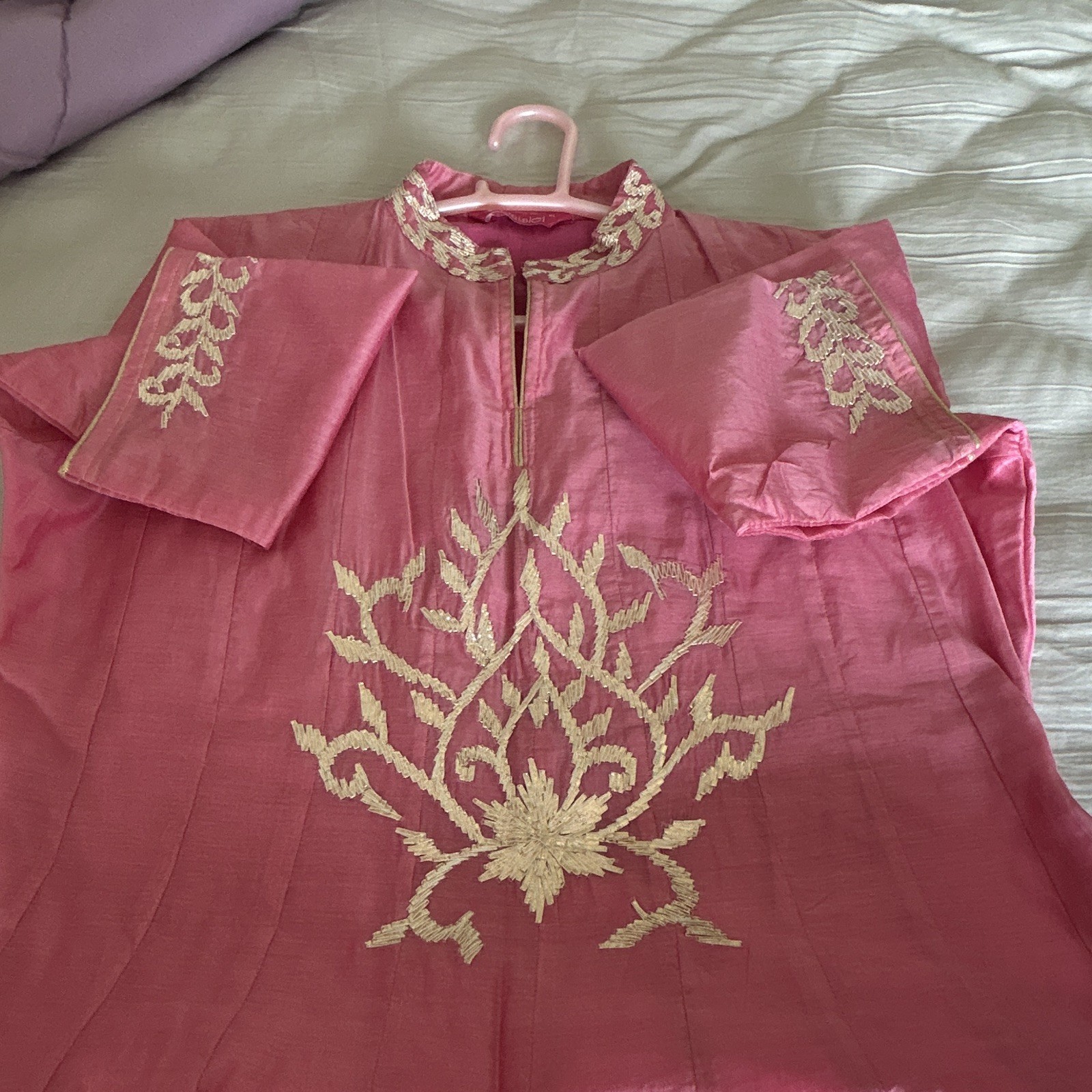 Miblei Women’s Pink Silk Satin Embroidered Kurta Tunic Salwar Kameez M