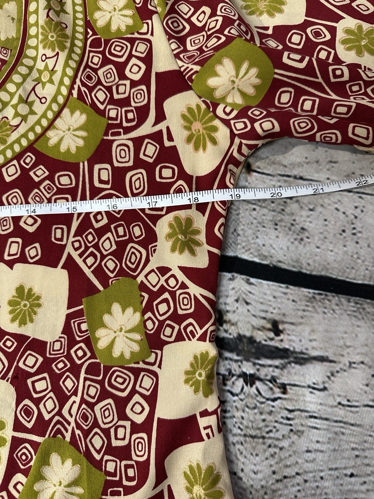 Sharif Red and Green Patterned Long Sleeve Kurta