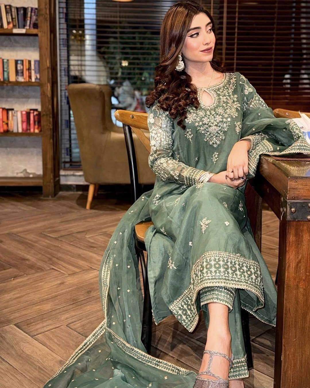 Pakistani Pista-Green Kameez Salwar Readymade Indian Party Bollywood Wedding