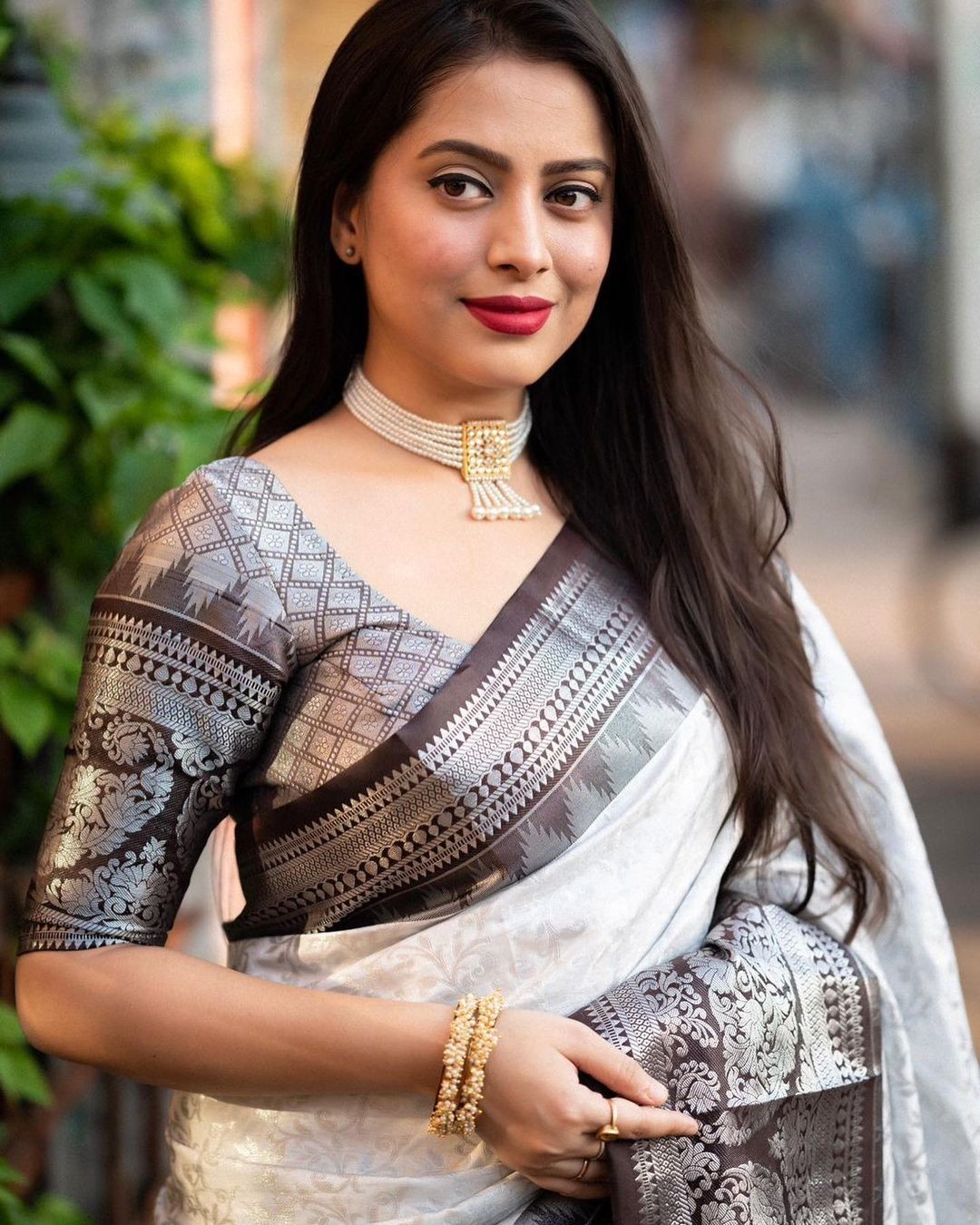 indian sarees for women Black Silk Saree Bollywood Jacquard Brocade Blouse Saree