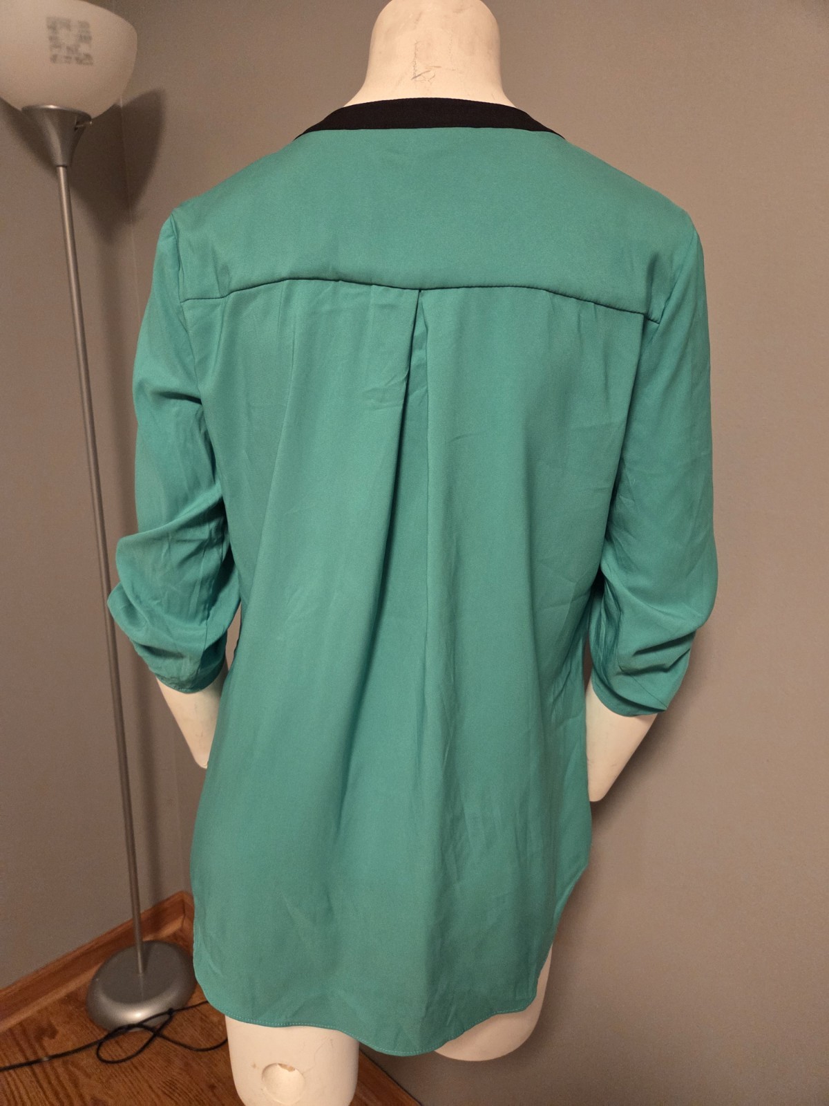 New York & Company Green Black Trim Blouse Top M 4 6