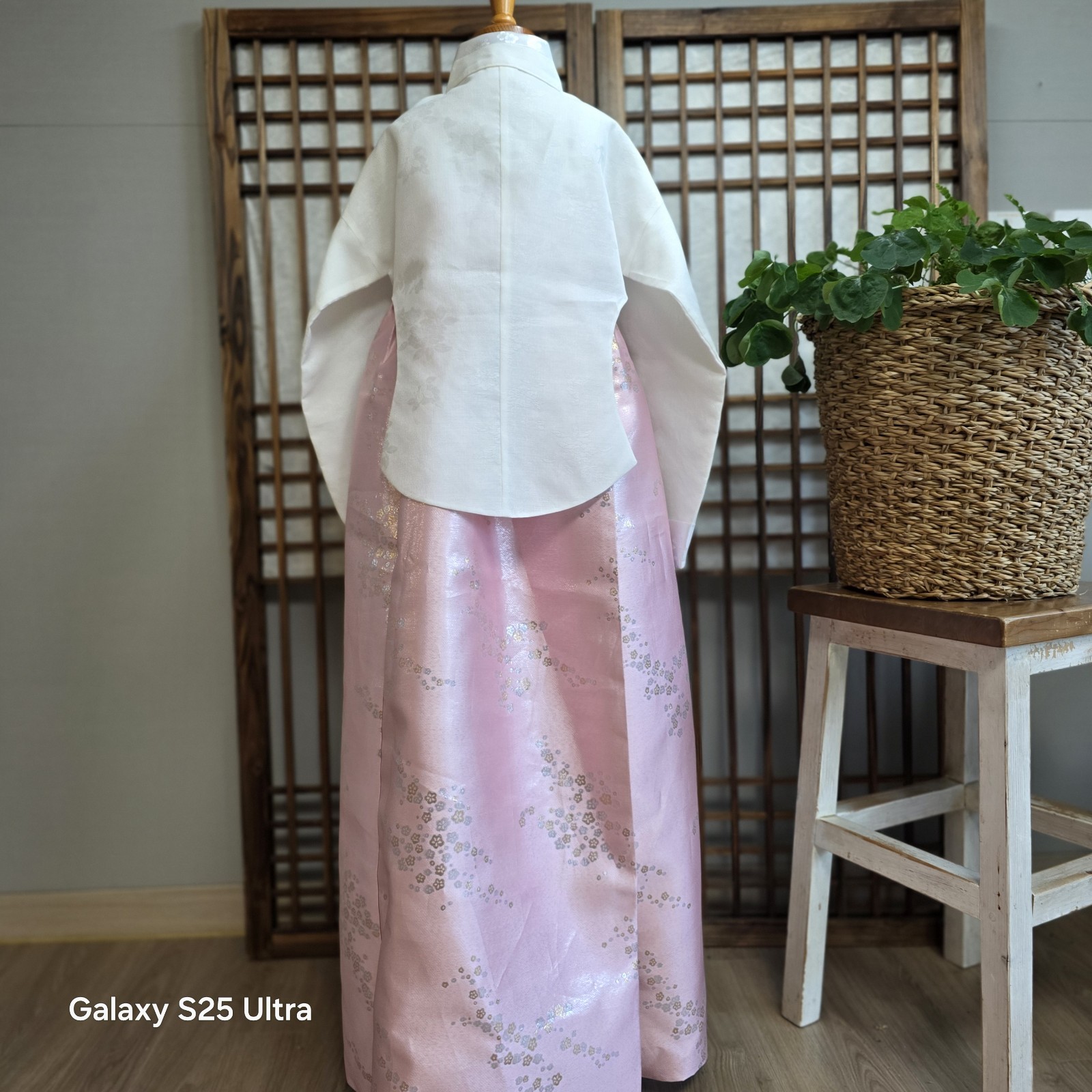 Korean Girl Hanbok Set Size 10 Age 7-8 Ivory White Dangui Pink Chima Bokjumeoni