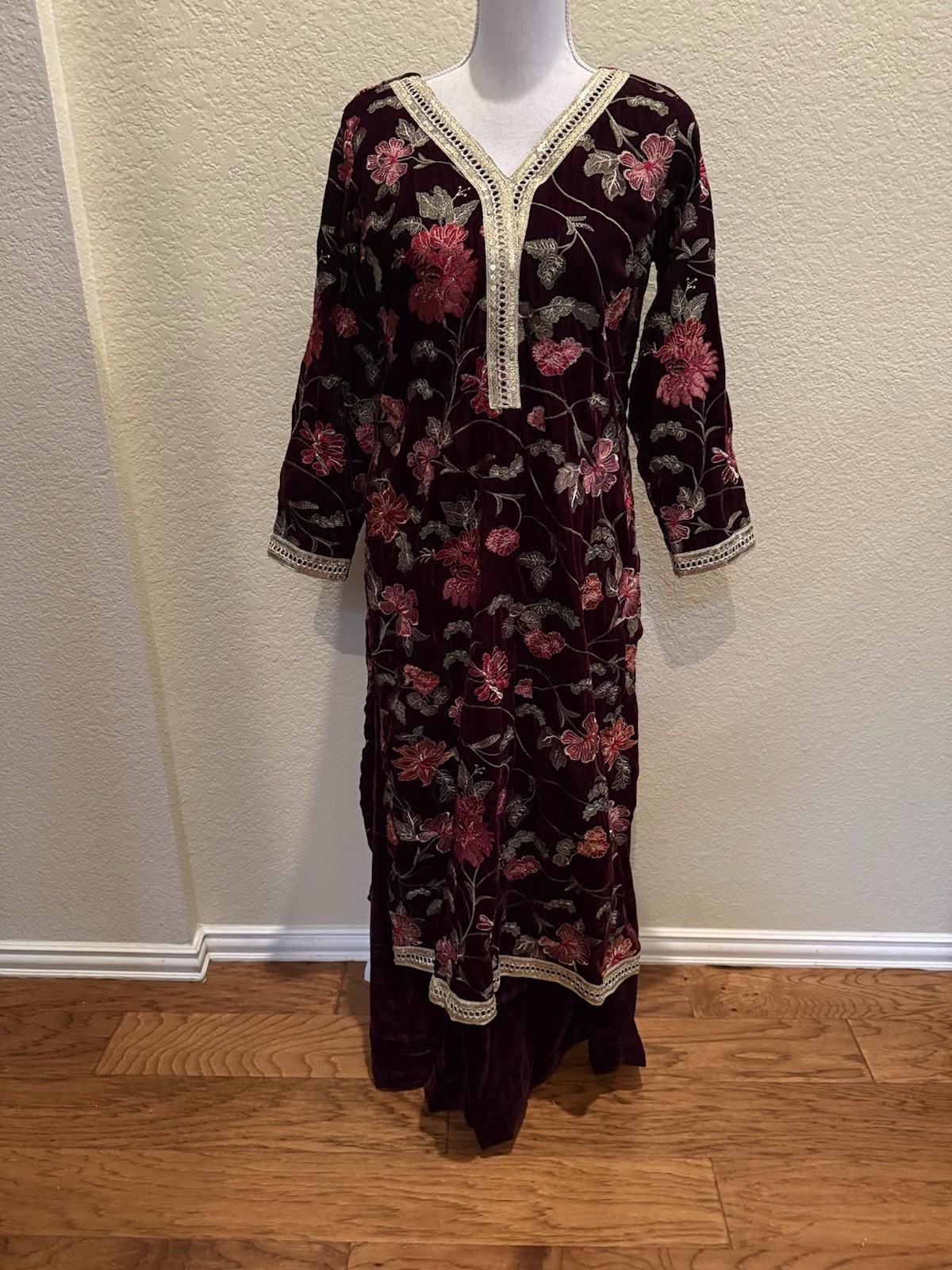3 Pc Velvet Shalwar Khameez Size 40