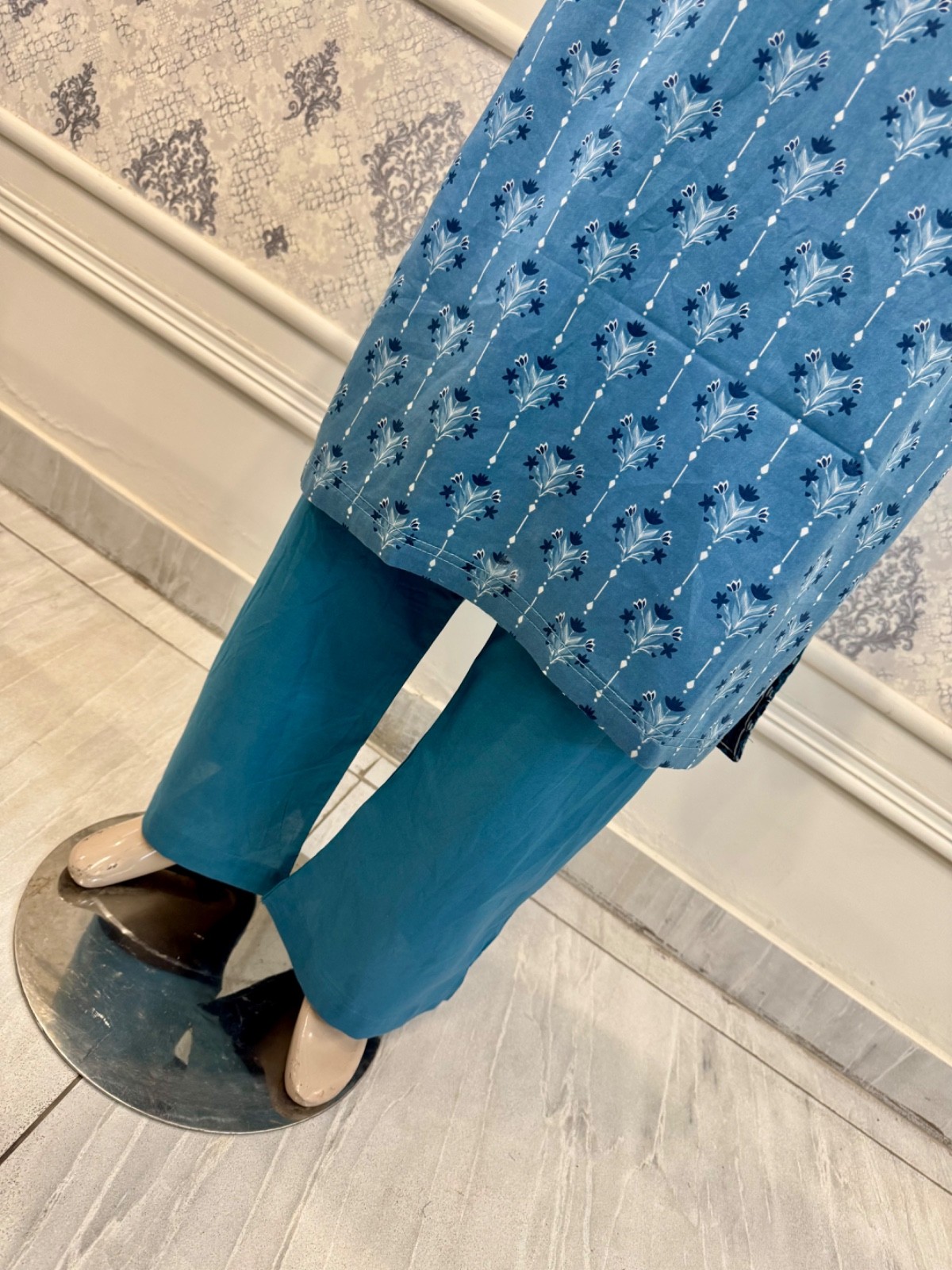 Pakistani Light Blue & Dark Blue Printed Straight Shirt 3-PCS Lawn Suit ,M