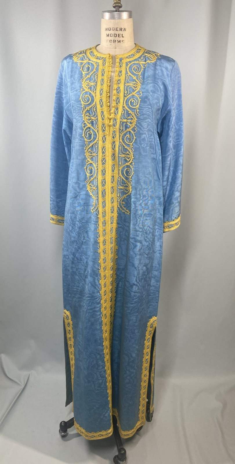 Vintage Robe Moroccan kaftan Middle East embroidered blue yellow tourist 60s 70s