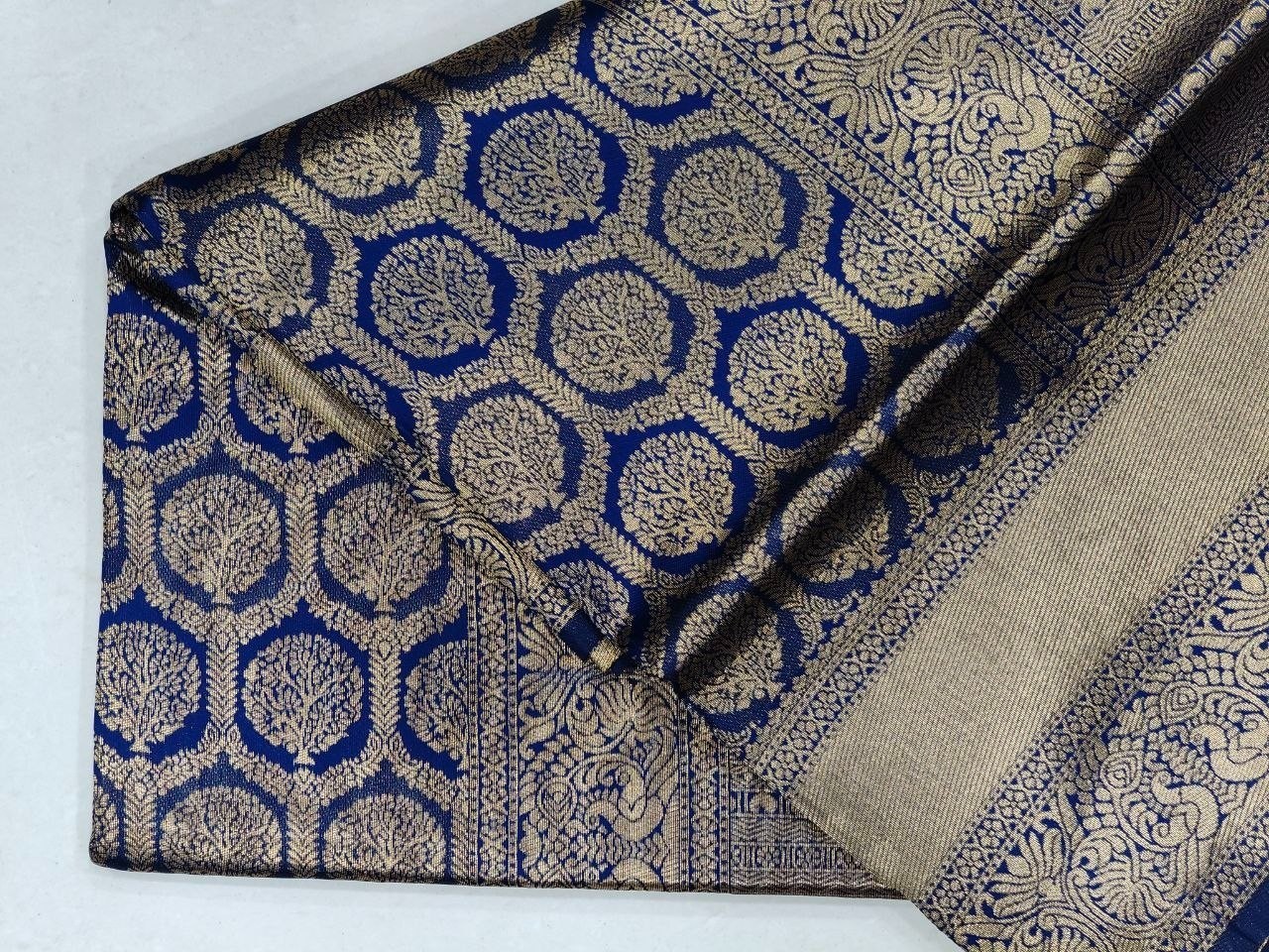 Women’s Woven Design Zari Work Jacquard Silk Saree With Unstitched Blouse Piece