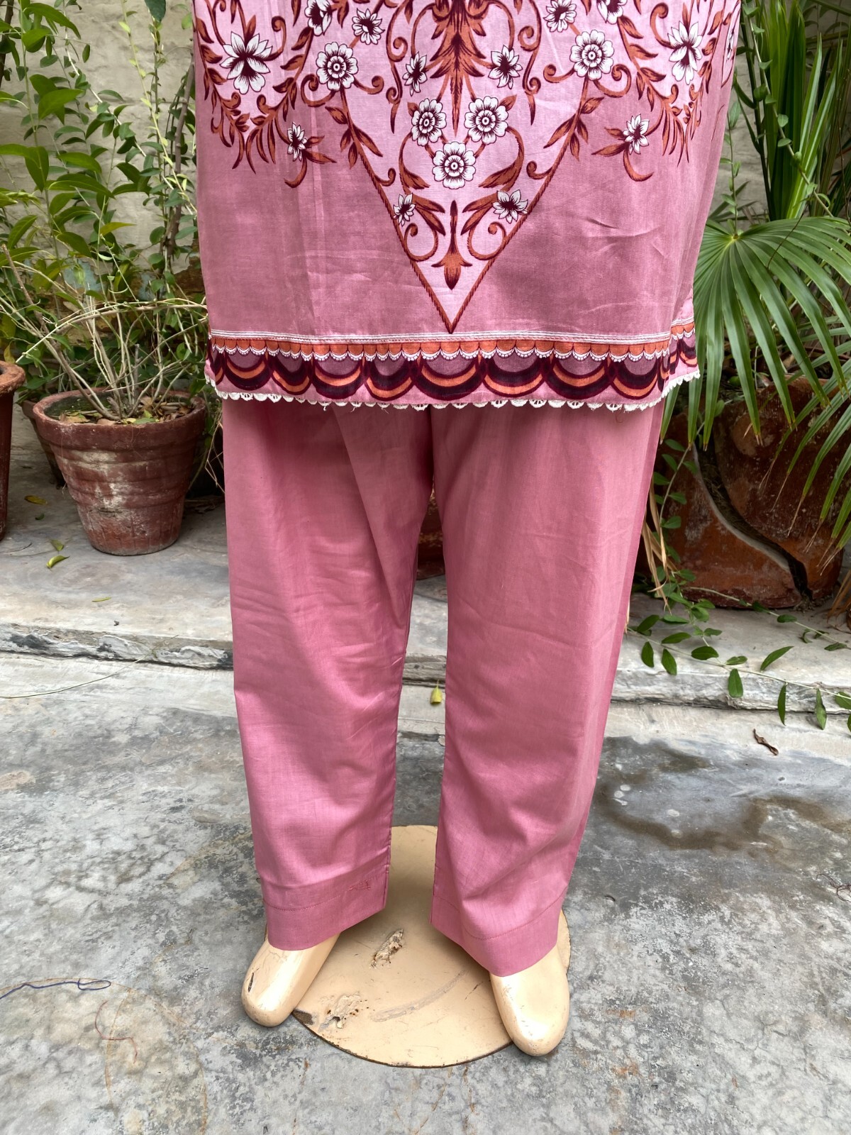 Pakistani Tea Pink Printed Straight Shirt 3-PCS Lawn Suit / Threadwork ,XL #2
