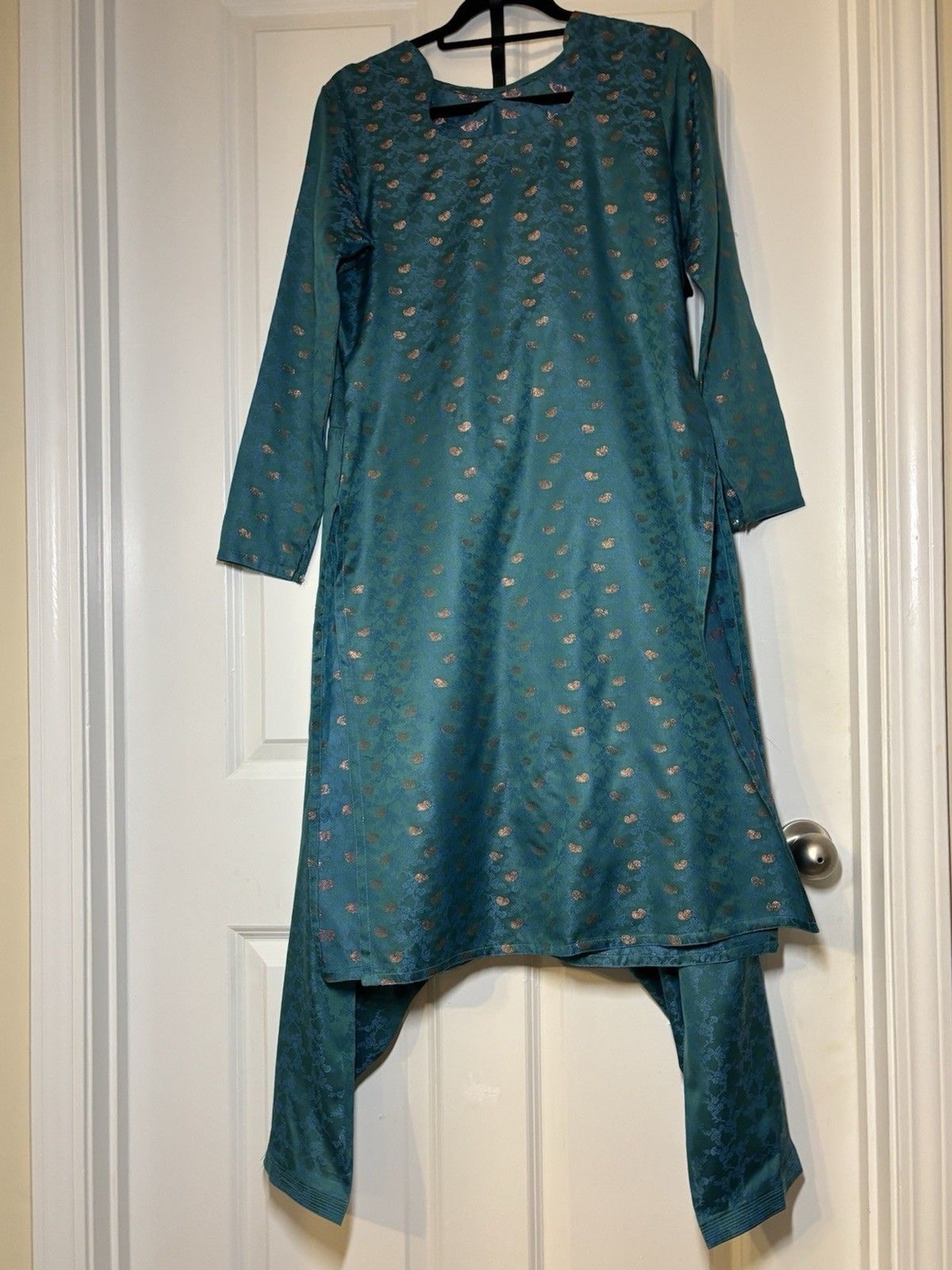 Silk Teal Salwar Kameez Set with Dupatta, Floral Pattern, Long Sleeve