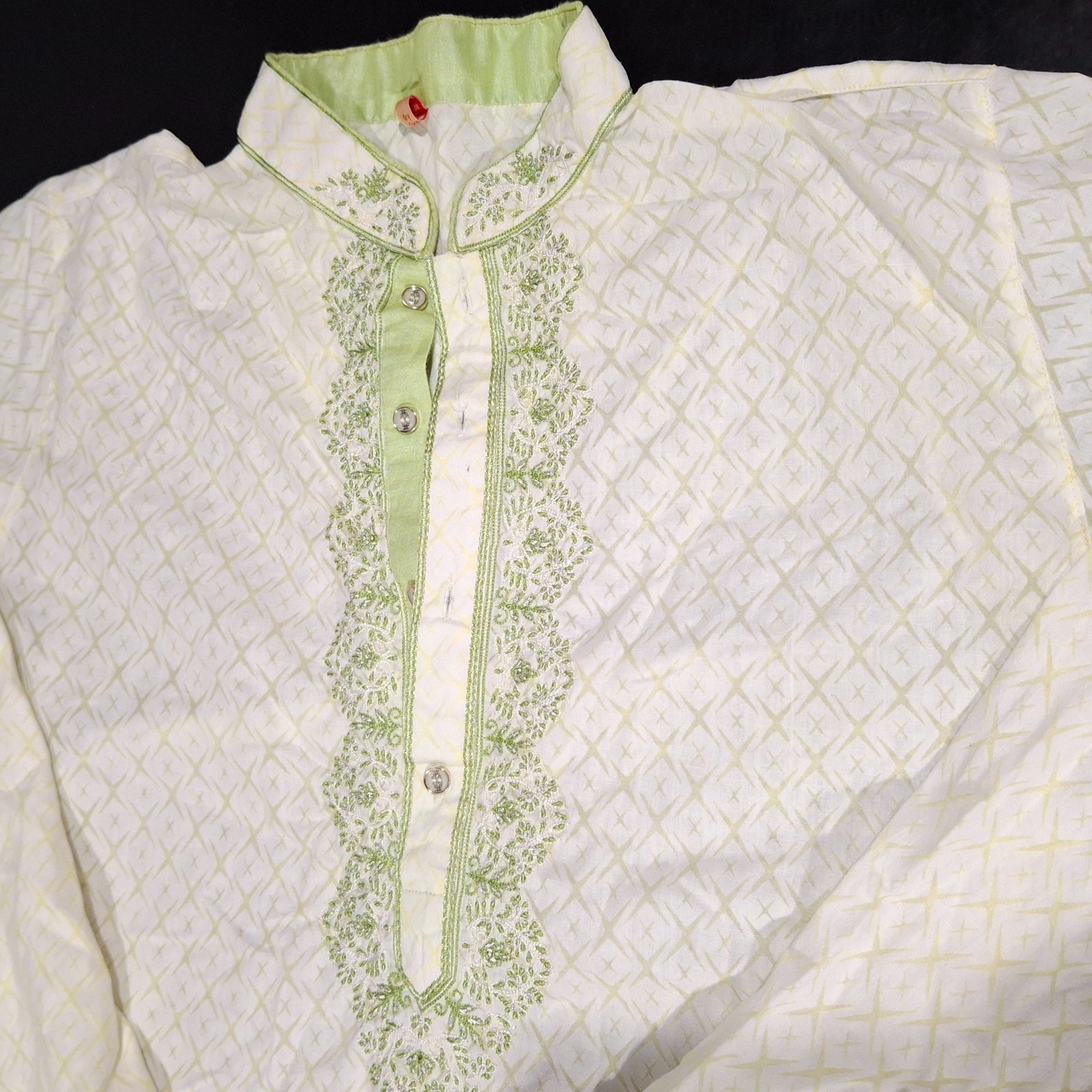 Men’s Off White Cotton Kurta Size 38 Medium Pista Green Embroidery Festive Wear