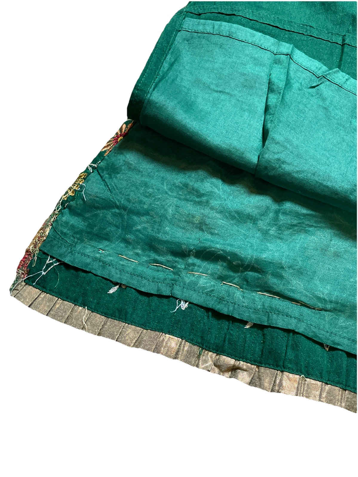 India SIZE 40, Green, Gold And Burgundy Floral Kurta! Has Flaws.