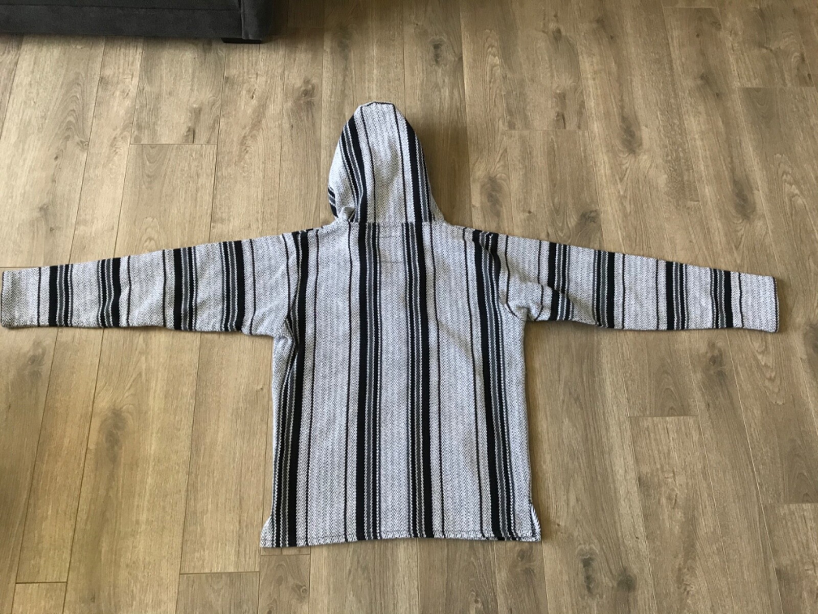 Stylish Miguel Geraldo unisex adults size Medium hooded poncho, Made in Mexico