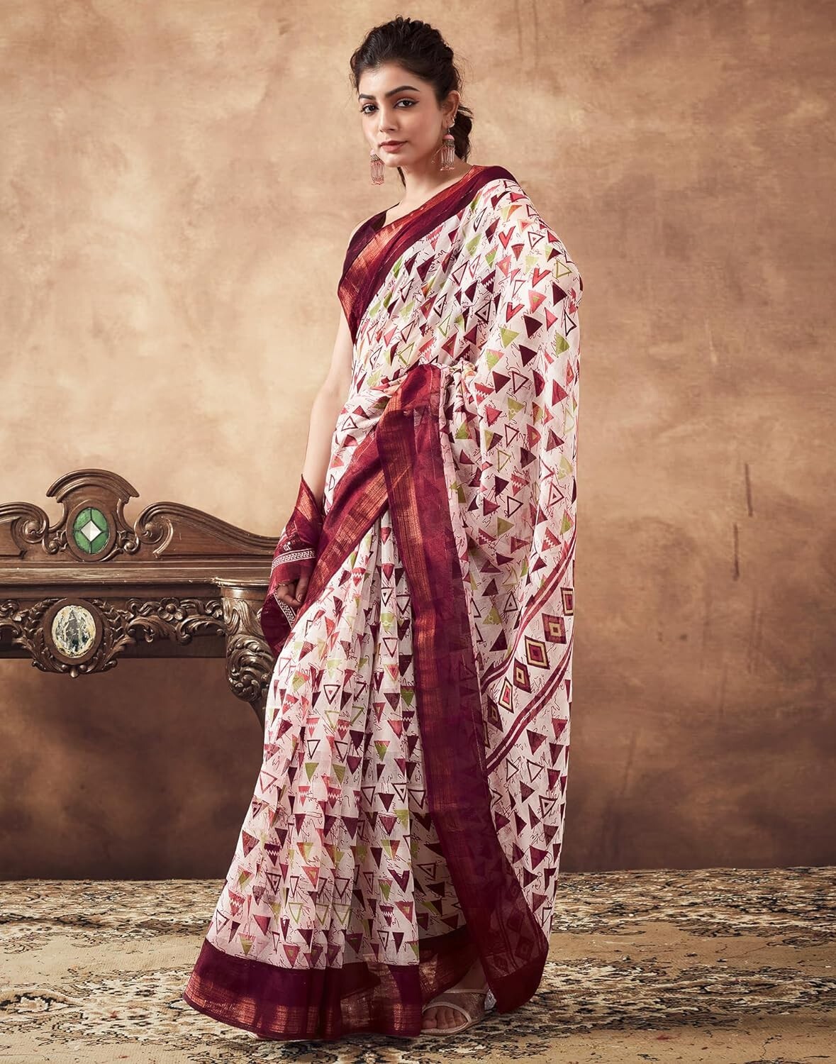 Women’s Cotton Geometric Printed Saree With Unstitched Blouse Piece
