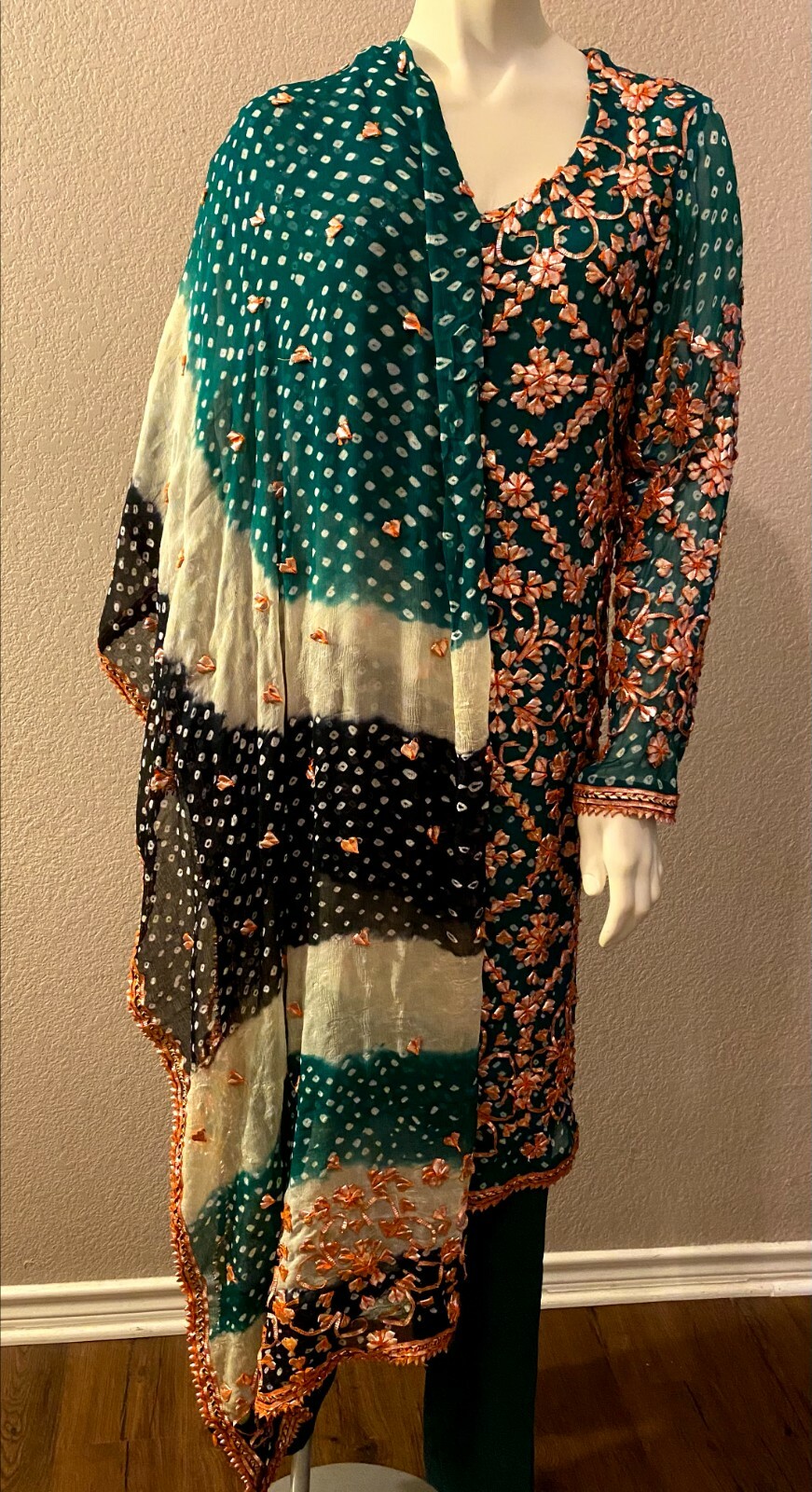 Brand new 3 Pc Chiffon Gotta Suit Pakistani Dress EMREALD GREEN Size Medium