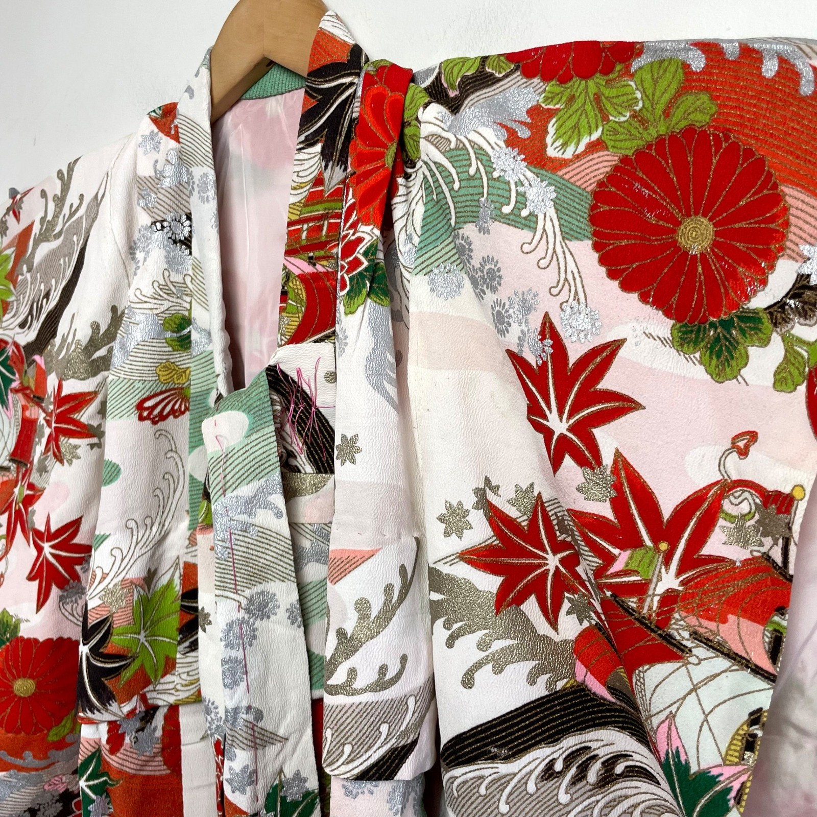 Vintage Japanese Floral Kimono Robe Childrens White Red Maple Leaf Metallic