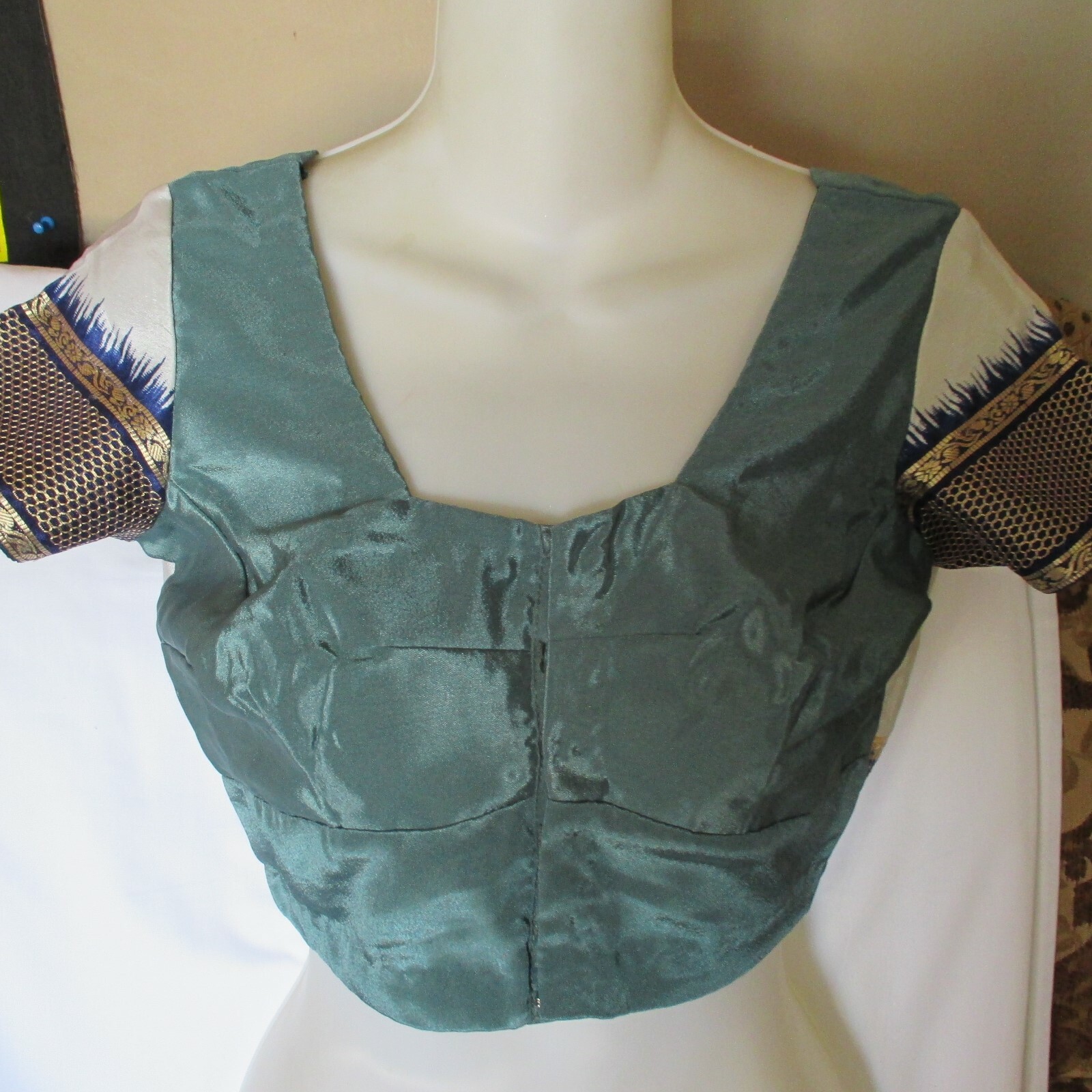 NEW GREEN Gold PHENOMENAL Choli FINE BLOUSE For SARI Skirt TOP NECKLINE 32″ BUST