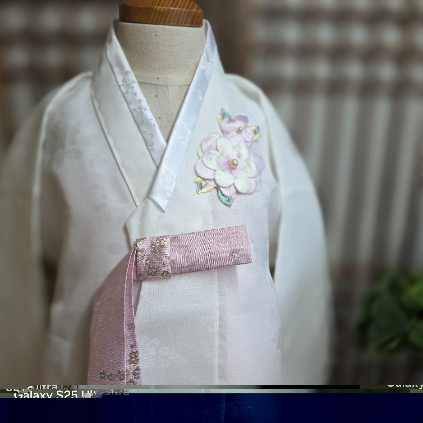 Korean Girl Hanbok Set Size 10 Age 7-8 Ivory White Dangui Pink Chima Bokjumeoni