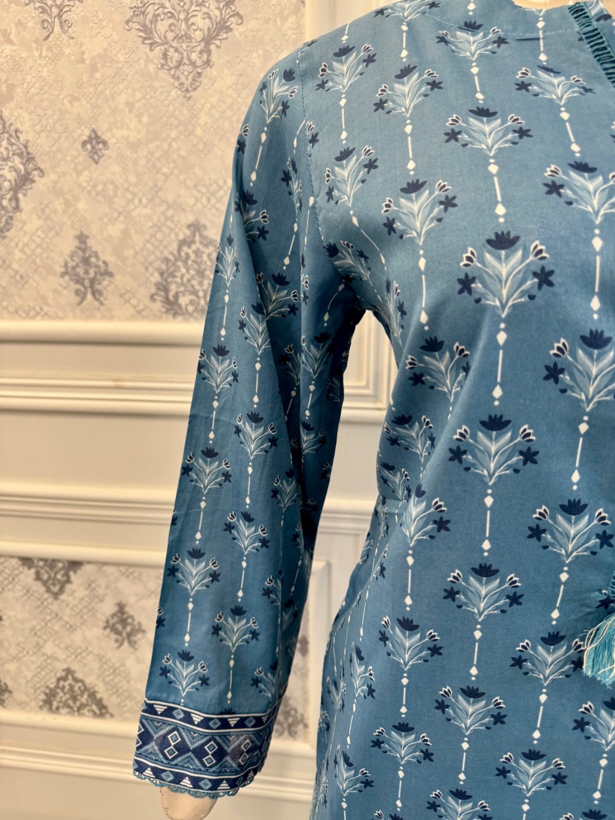 Pakistani Light Blue & Dark Blue Printed Straight Shirt 3-PCS Lawn Suit ,M