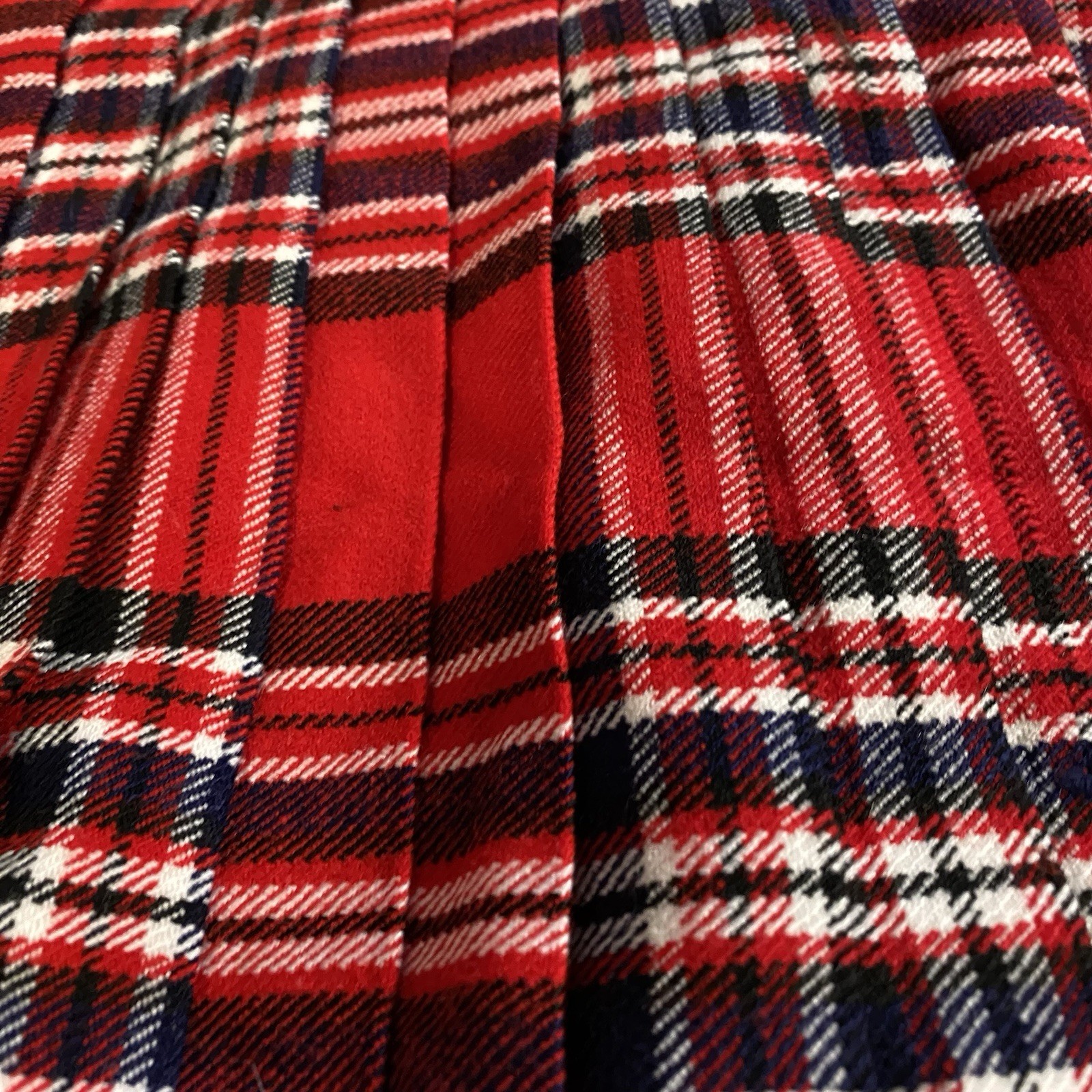 Red Tartan Plaid Pleated Kilt Mens Sz 46 Buckle 24 Inch Length Adjustable Waist