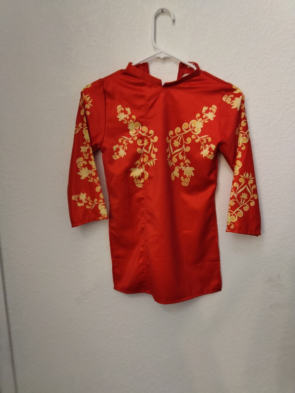 Girl’s Traditional Vietnamese Red Dress by Ao Dai Kids Size 7 good condition