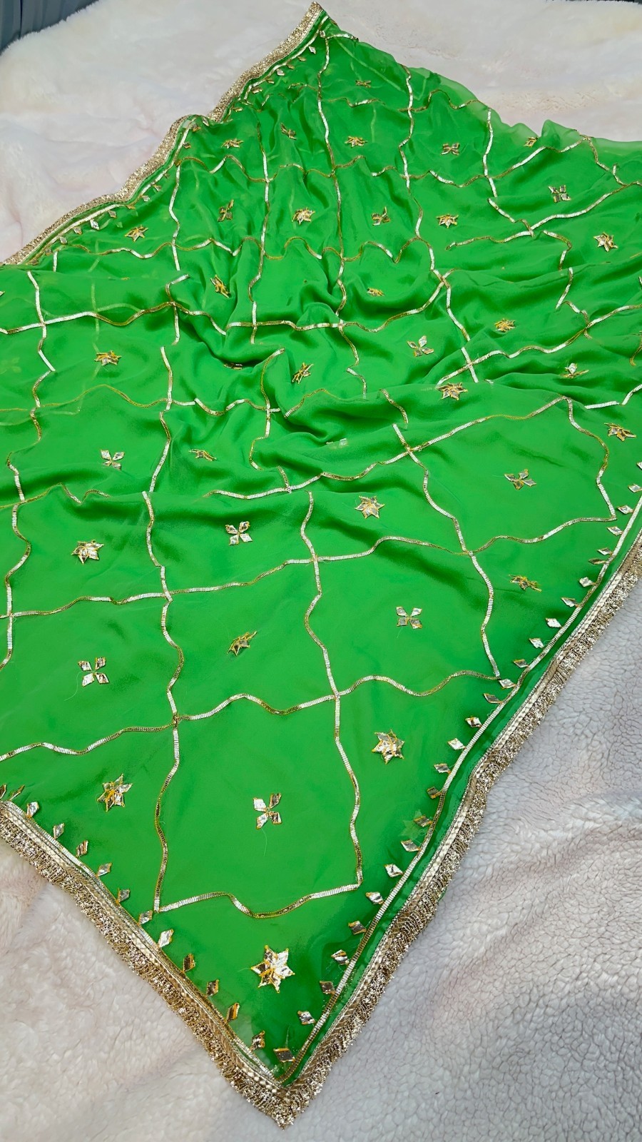 Women Parrot Green Georgette Saree With Kaccha Gotta Work With Unstitched Blouse