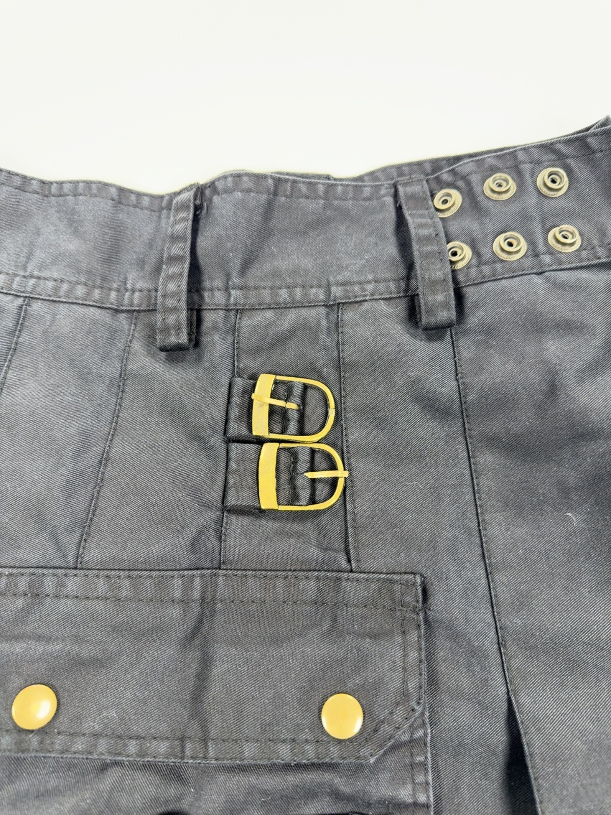 Ulik Men’s Utility Kilt Black Cotton Pleated Cargo 30 Pocket Buckle Detail