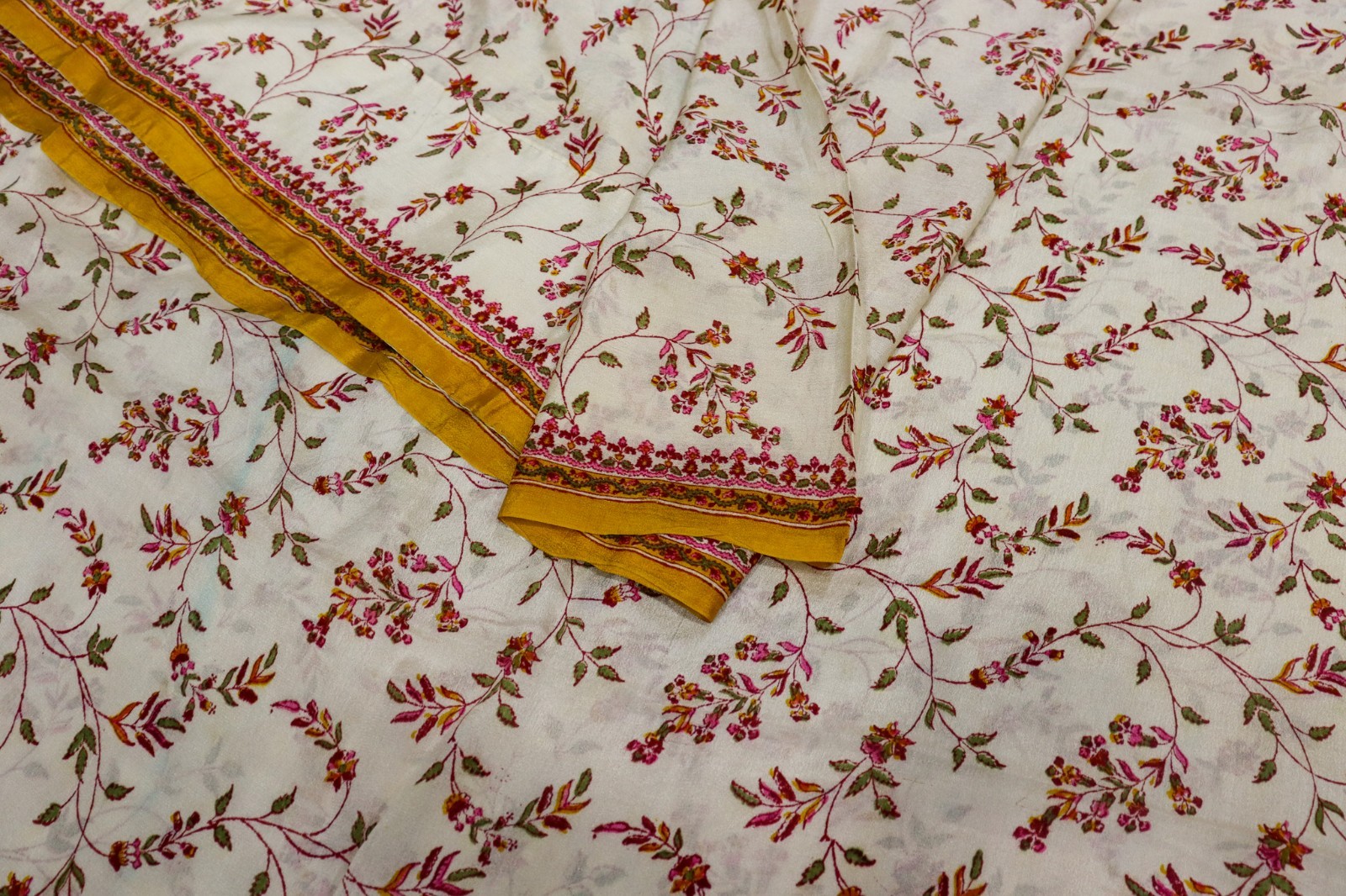 Vintage Chiffon Silk Saree, Lightweight Fabric for DIY & Sewing CS1273