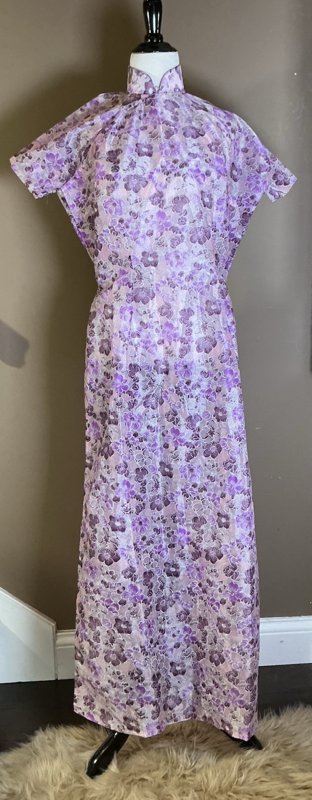 Hong Kong Tailors War Era South Vietnam Purple Floral Custom Cheongsam