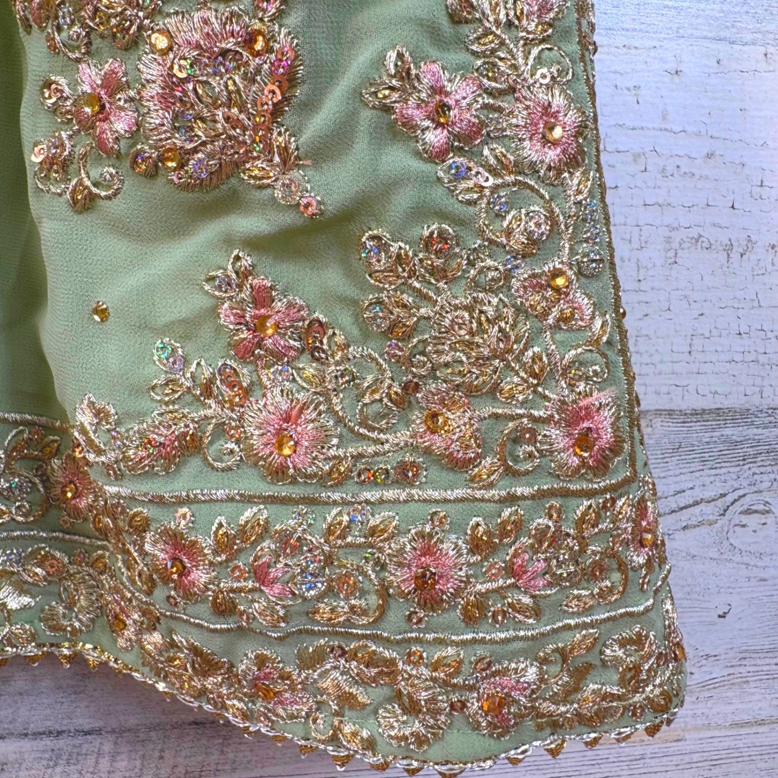 Lashkaraa Women Sage Green Embroidered Sequin Sleeveless Kurti Tunic Size L 40