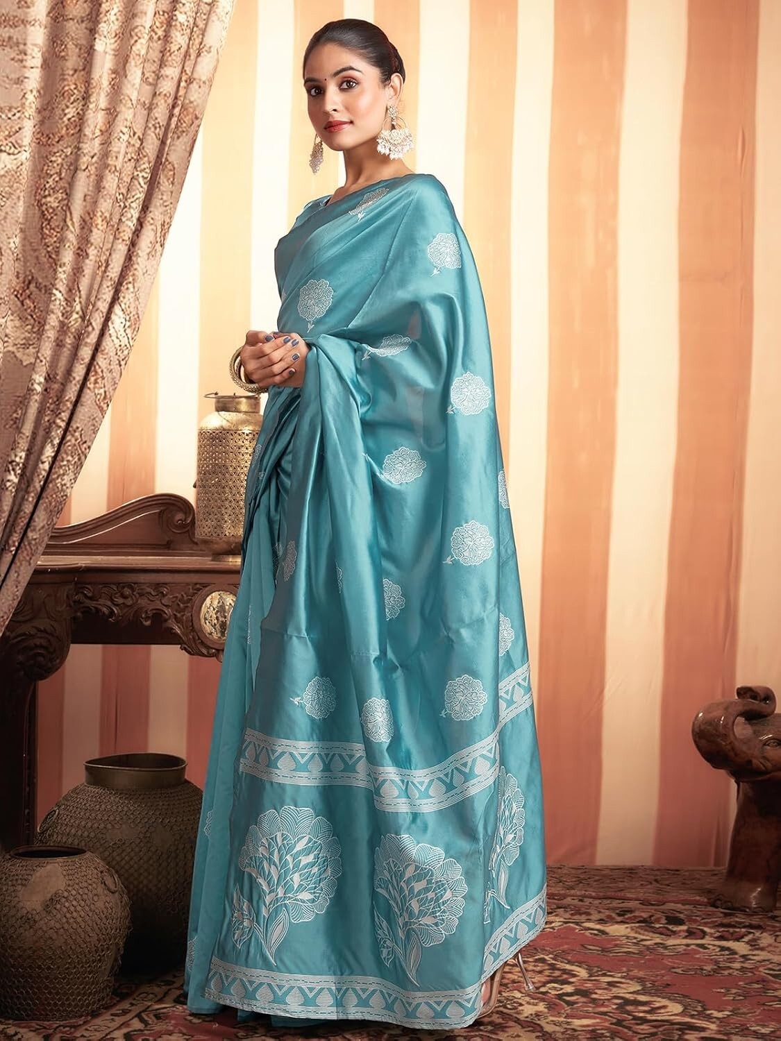 Women’s Silk Blend Banarasi Jacquard Saree with Unstitched Blouse Piece