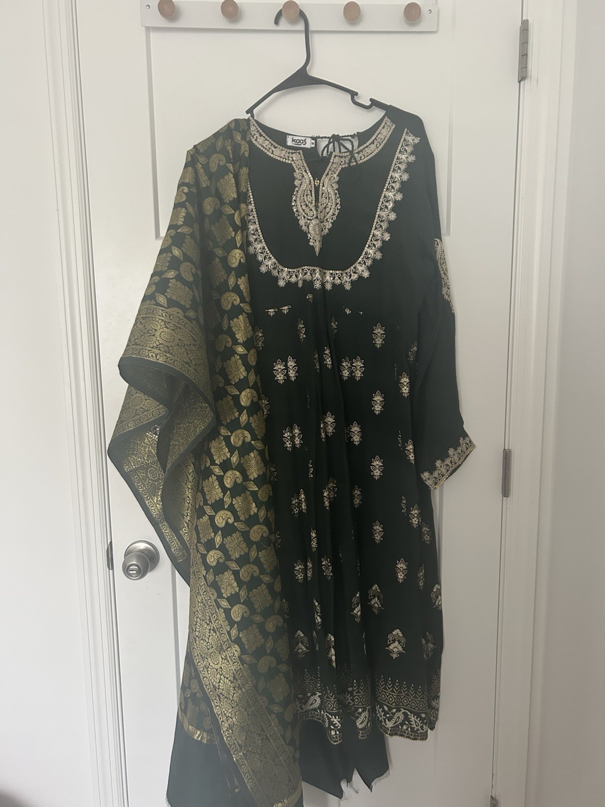 Gul AhmadWomen’s dark greenEmbroidered, printedSalwar Kameez Style, M. 2 piece