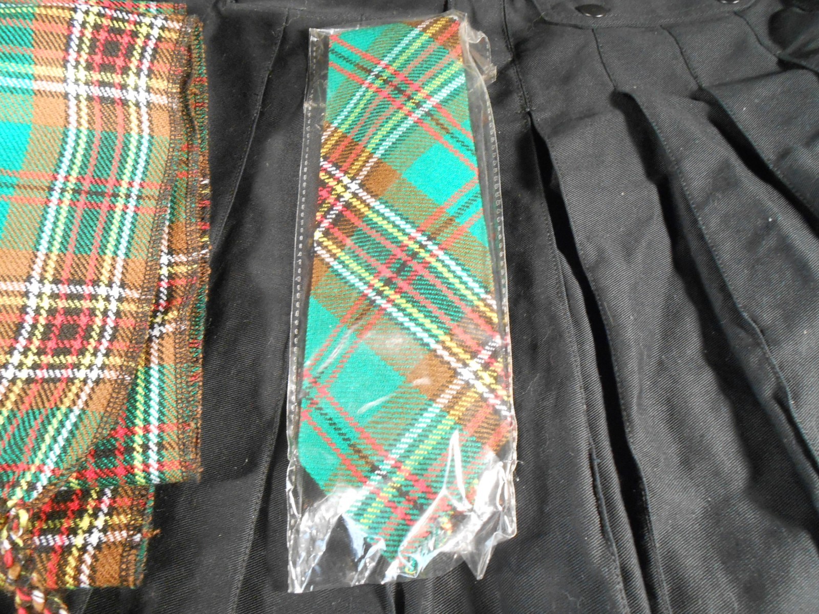 Big mans UT Kilt Sporran Tartan outfit with belt, socks, tie and more. Size 43