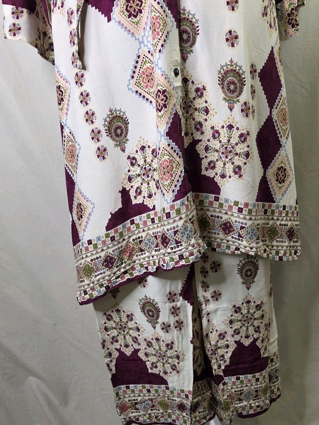 2-Piece Cream Burgundy Floral Salwar Kameez Set Women’s Size 7 New