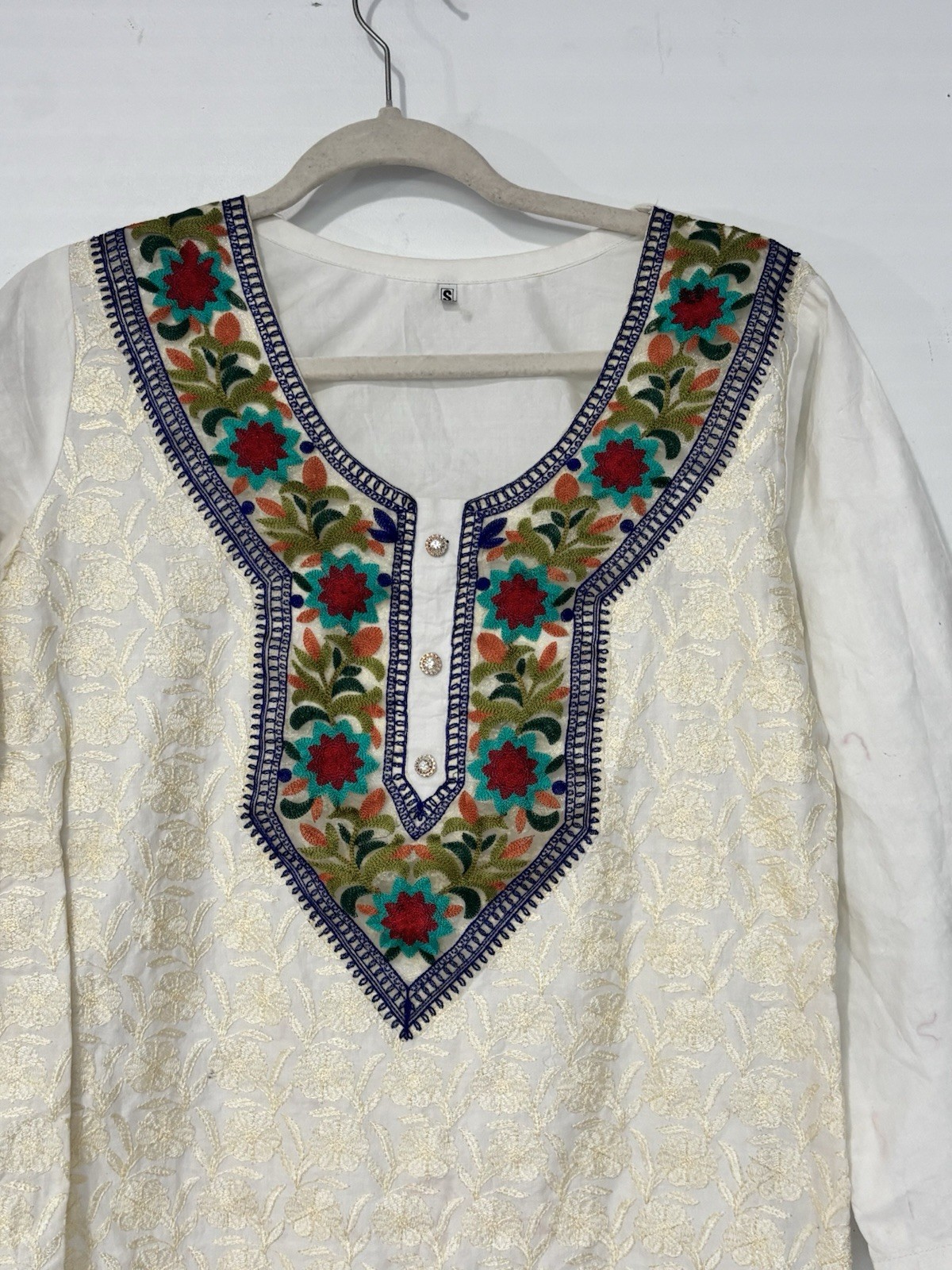 White Embroidered Kurti Tunic Top Colorful Floral Neckline Size S South Asian