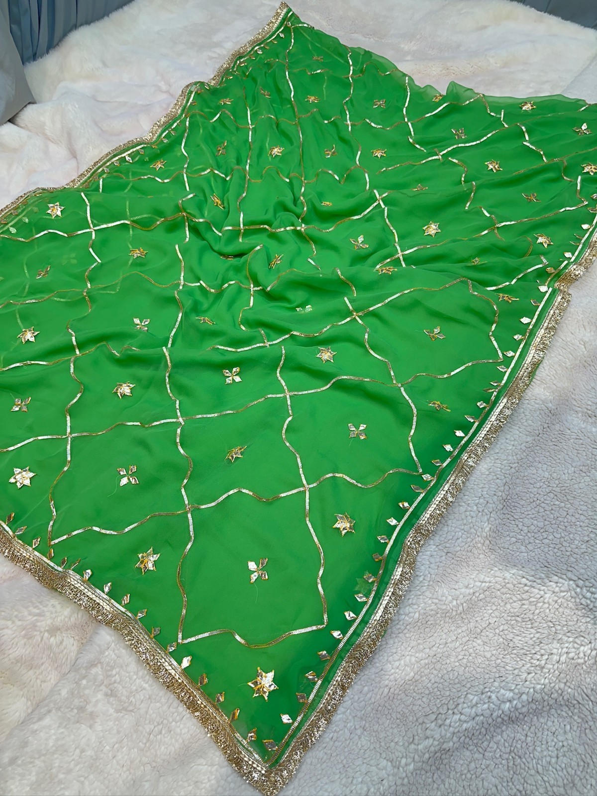 Women Parrot Green Georgette Saree With Kaccha Gotta Work With Unstitched Blouse