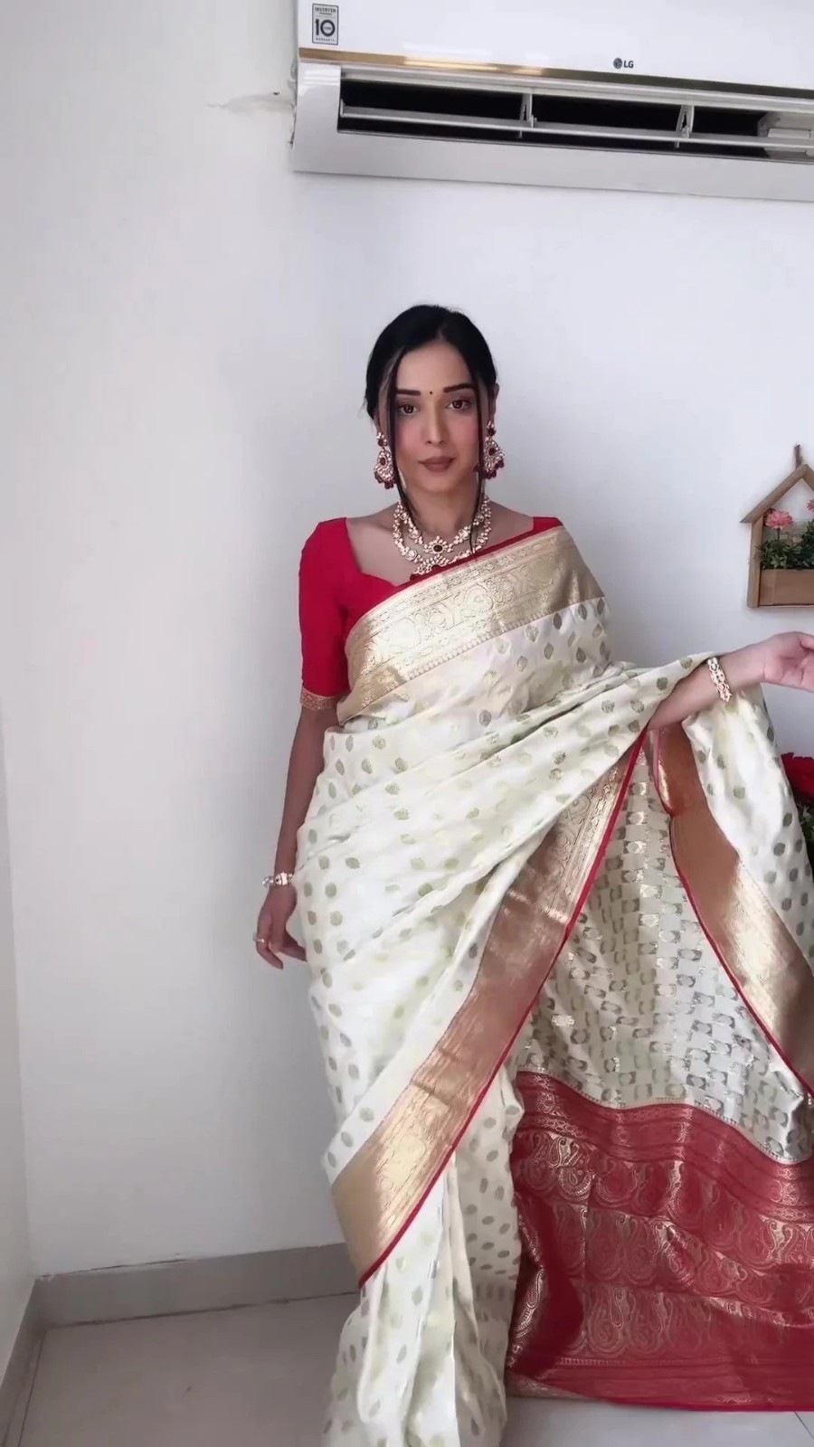 Women’s Ready to Wear Jacquard Silk Saree With Unstitched Blouse Piece