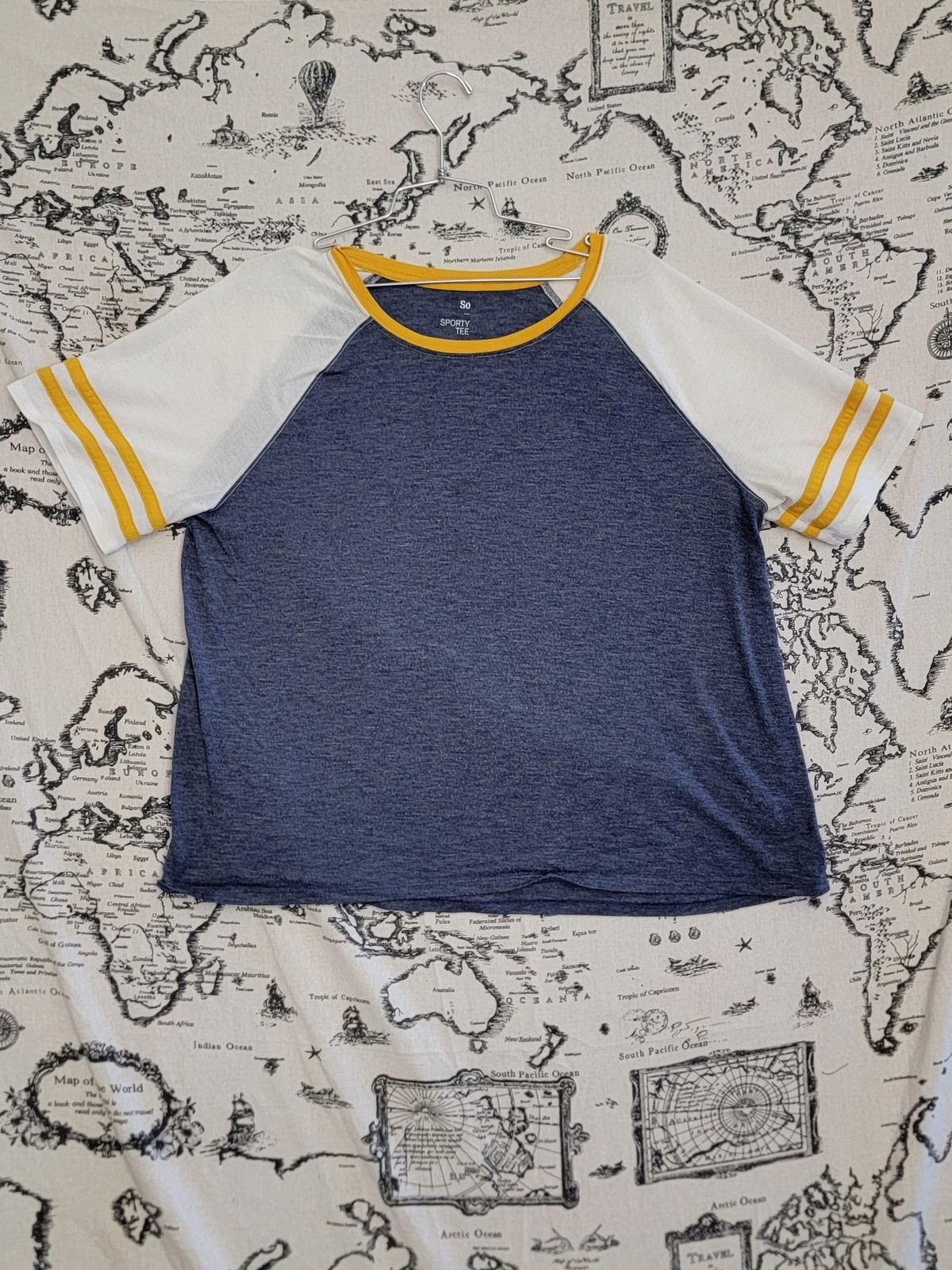 SO Sporty Tee Women’s Raglan T-Shirt White Sleeves Yellow Stripes Size L