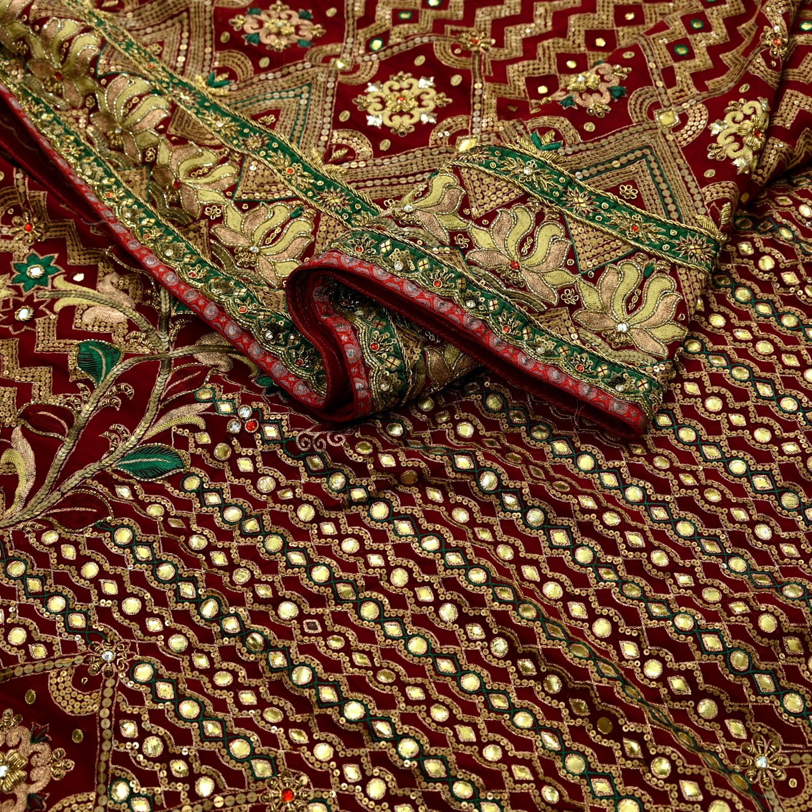 Pre-owned Sari Maroon Pure Georgette Silk Hand Embroidered Anamika Khanna sarees