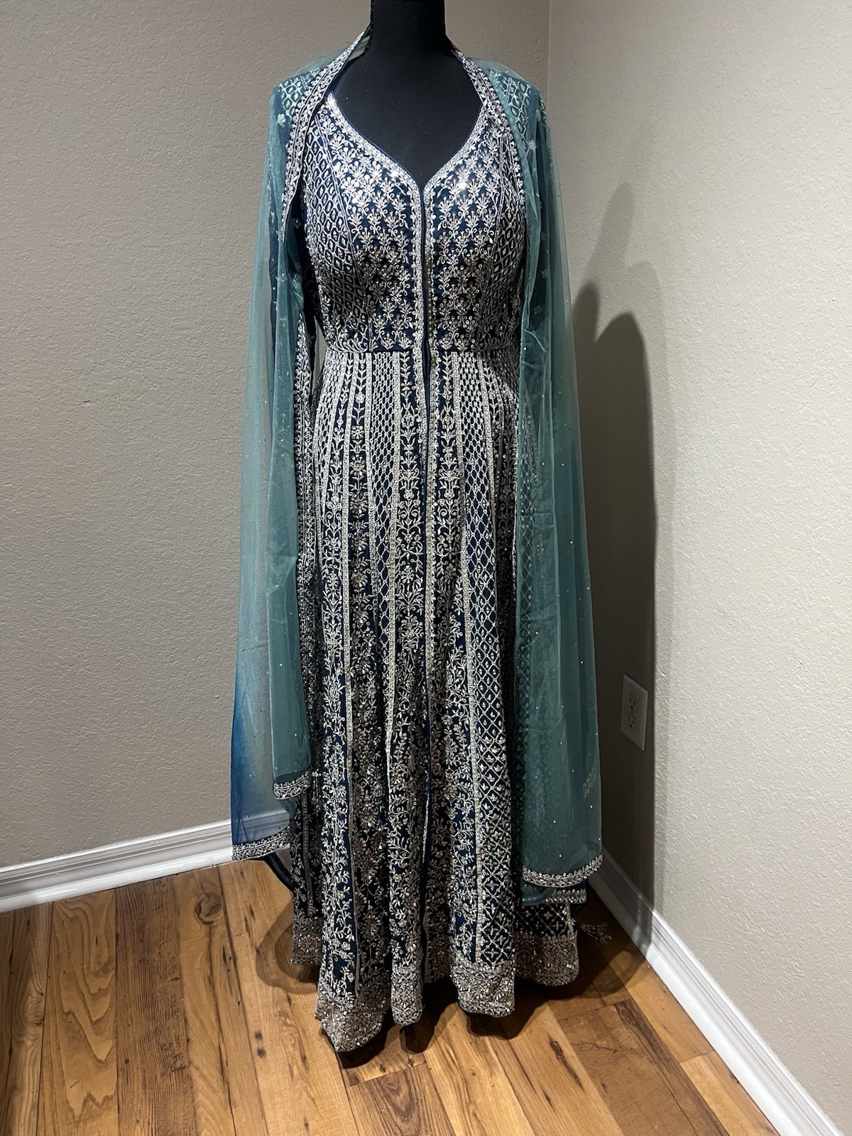 Handmade Women’s Blue Embroidered lengha Gown w/ Net Dupatta, L