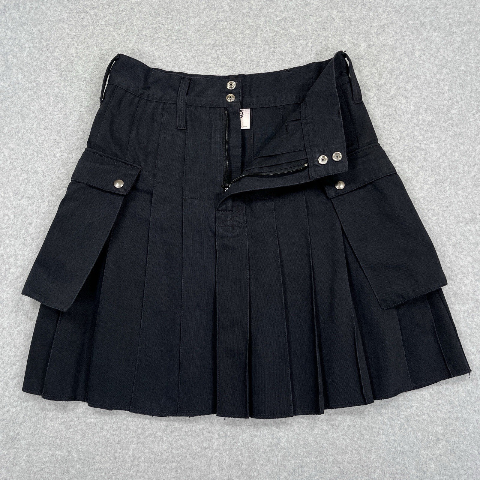 Utilikilts Tactical Kilt Mens 30 x 21 Black Solid Pleated Made in USA Pockets