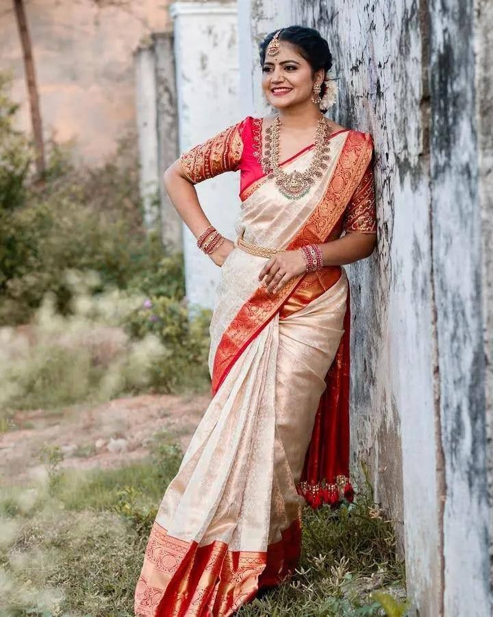 Soft Lichi Silk Saree w/ Rich Pallu All Over Jacquard Work & Blouse Border