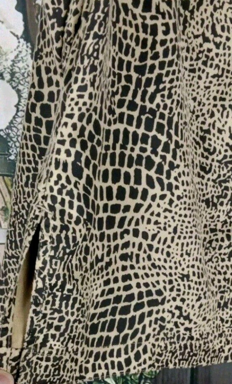 Chico’s Blouse Size 1 US M Button Blouse Cheetah Print Long Sleeve Collar Pocket