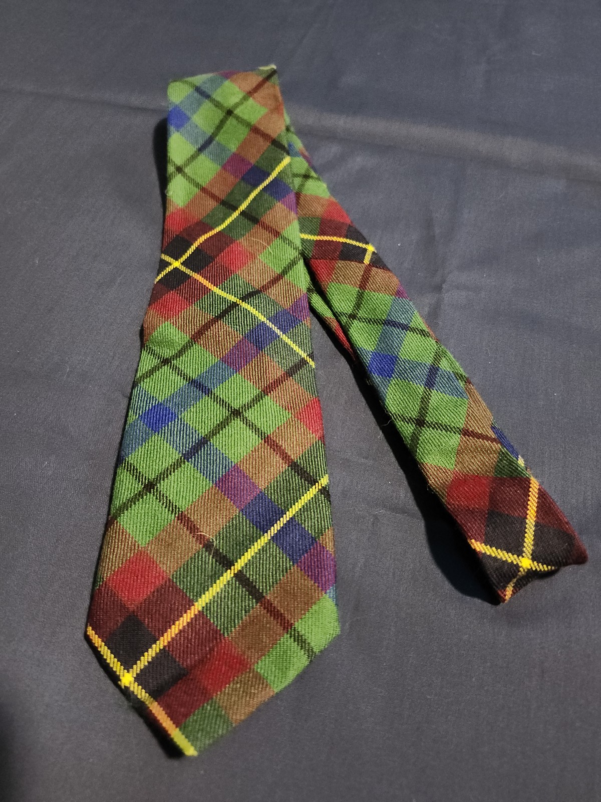 Ronnie Hek Made in Scotland 100% Wool Multicolor Tartan Tie Green Blue Red