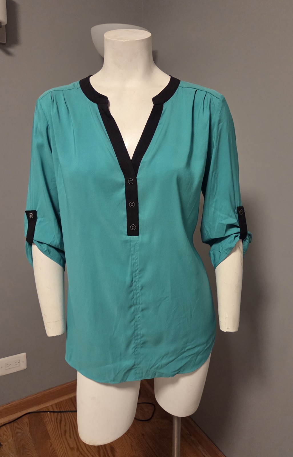 New York & Company Green Black Trim Blouse Top M 4 6