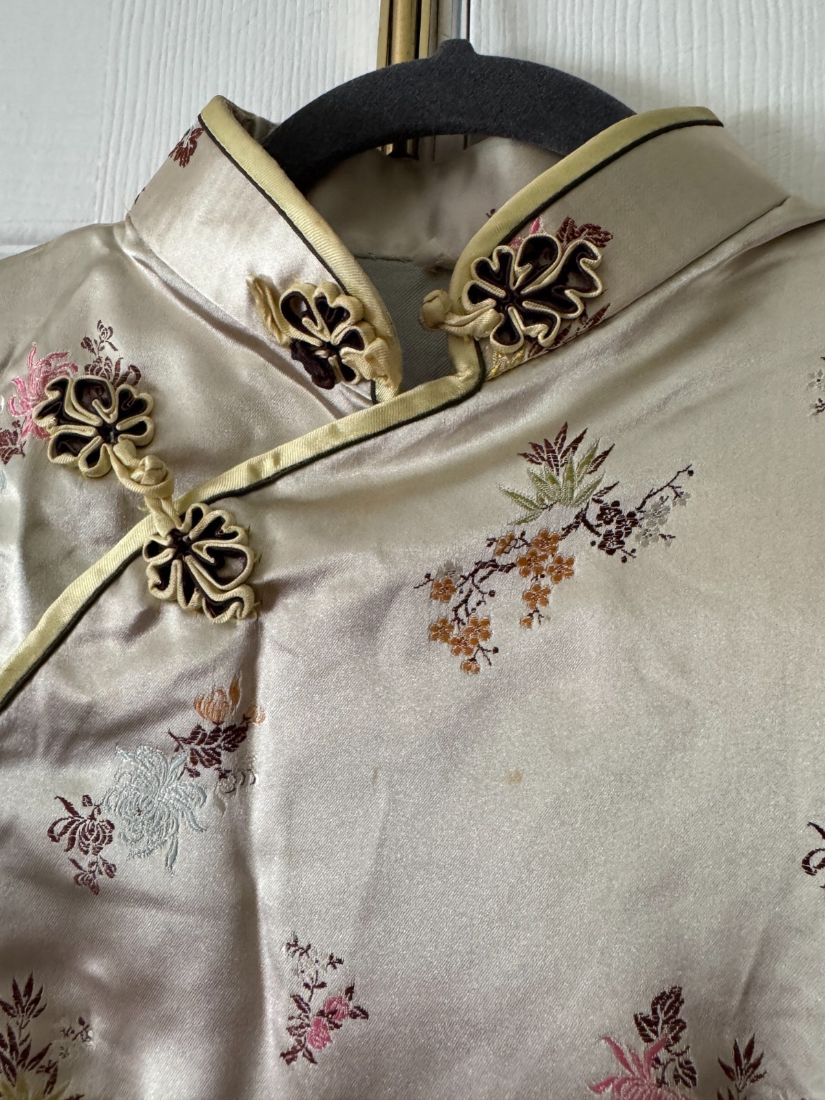 Vintage 1950s Chinese Satin Cheongsam Qipao Dress – Gold Brocade Size Small