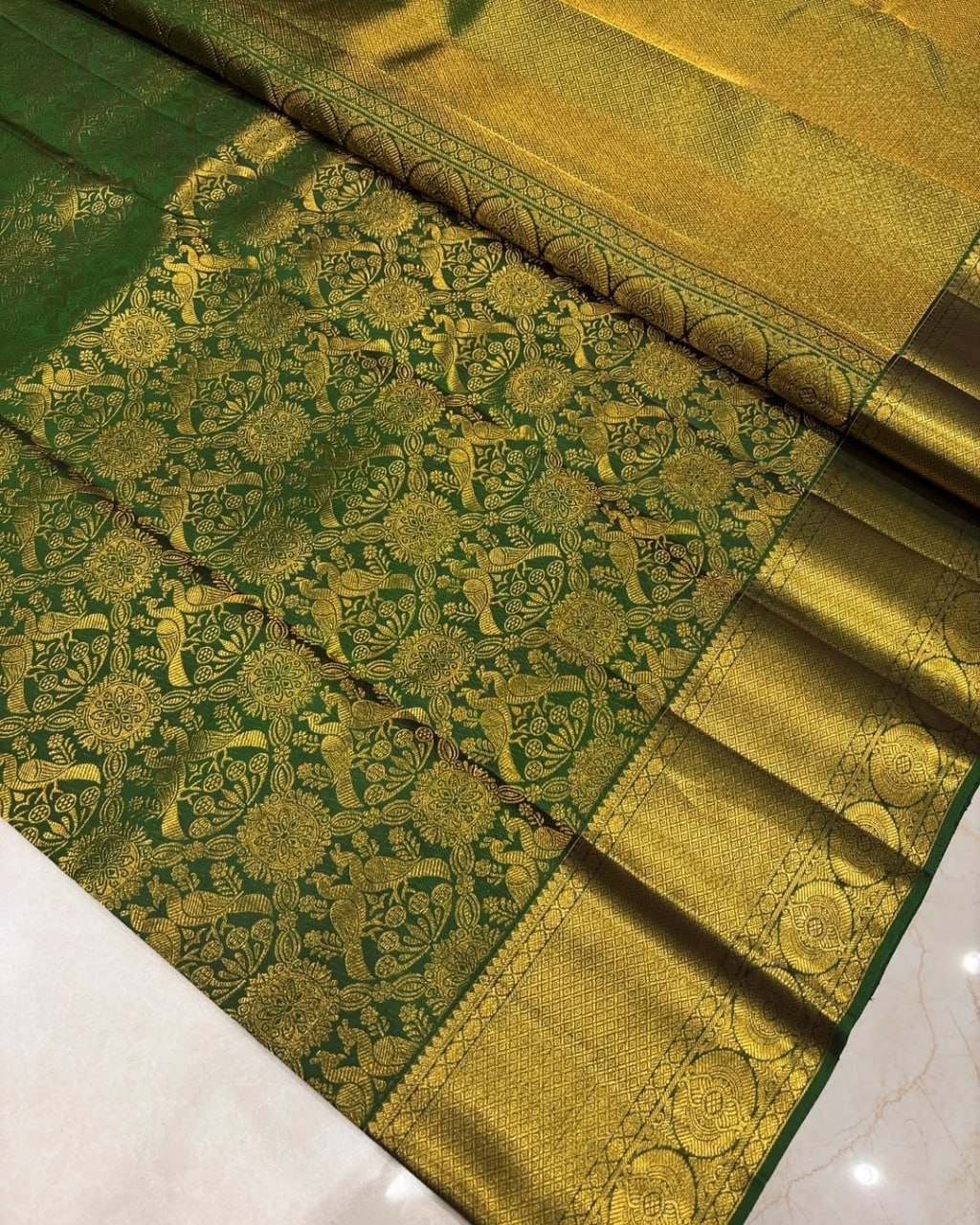 Beautiful Green Saree – Traditional Indian Ethnic Wear for Wedding
