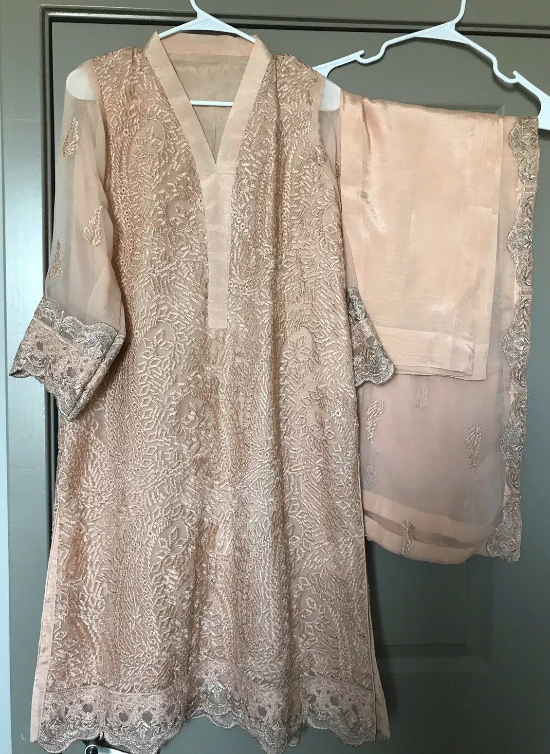 pakistani shalwar kameez Chiffon Medium To Large Embroidered Agha Npor