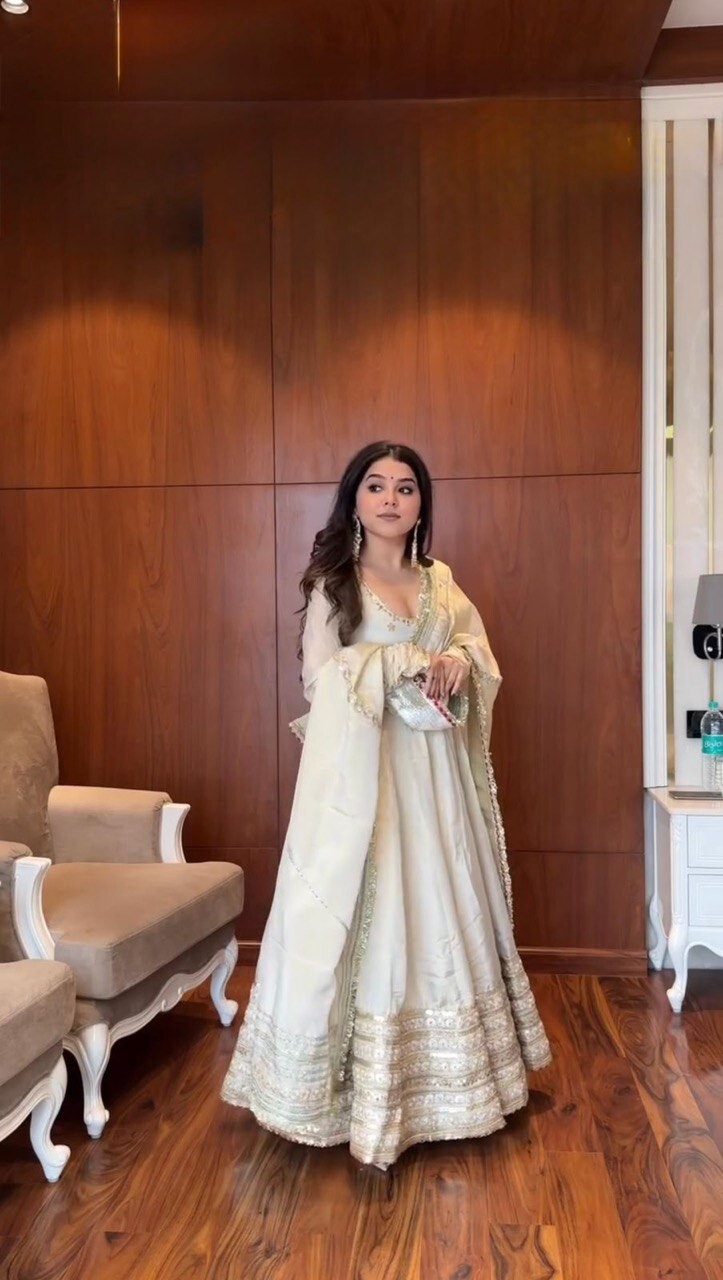 White Color Bollywood Design Gown Bottom Dupatta Heavy Dress Chinon Fabric Cloth