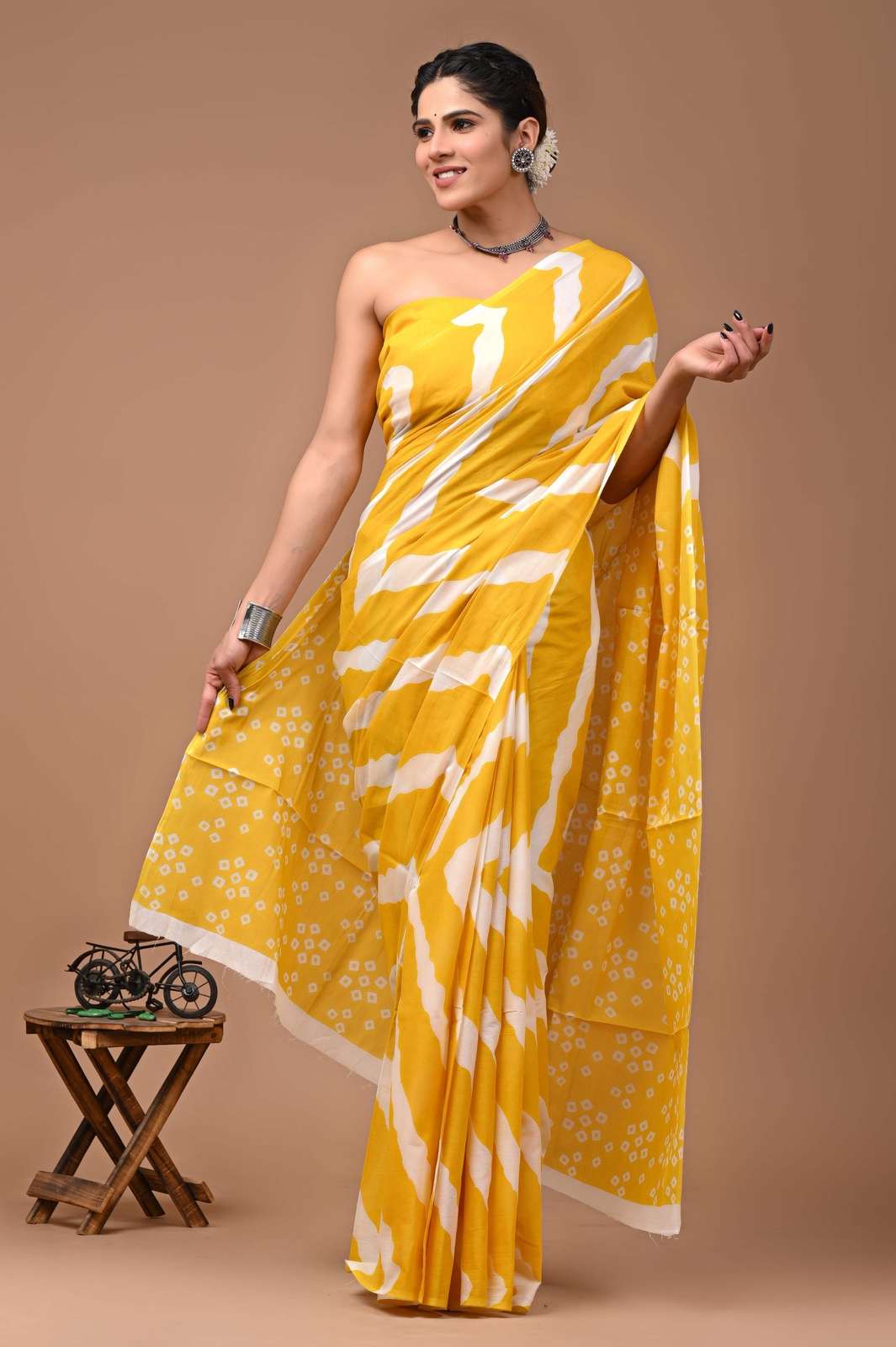 Indian Printed Yellow Pure Cotton Mulmul Saree With Blouse, 5.50 Meter Sari