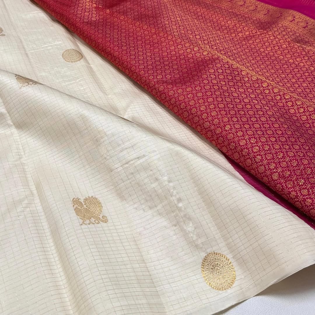 Beautiful Red & Off-White Saree – Elegant Ethnic Wear | Festive Look